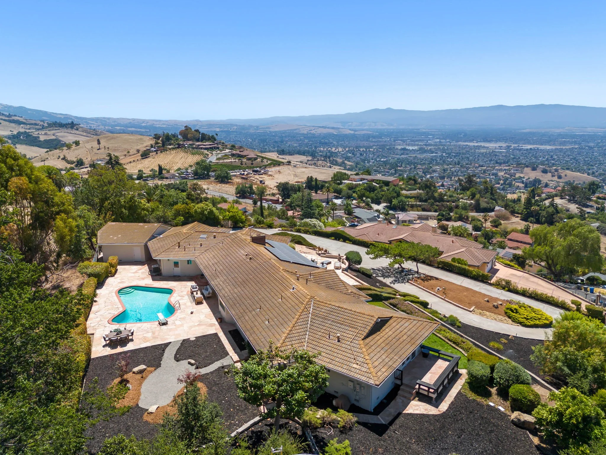 116-web-or-mls-10130 Bon Vista Ct-27.jpg