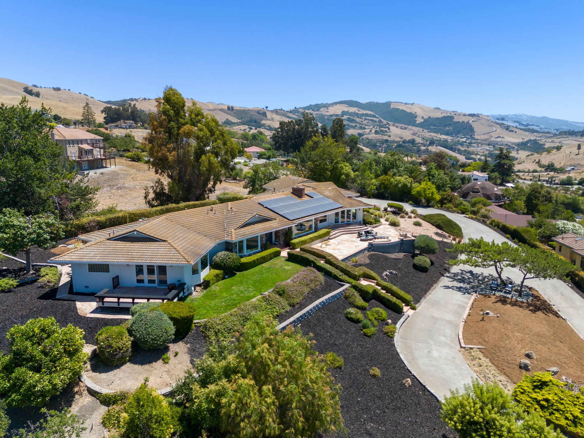 104-web-or-mls-10130 Bon Vista Ct-7.jpg