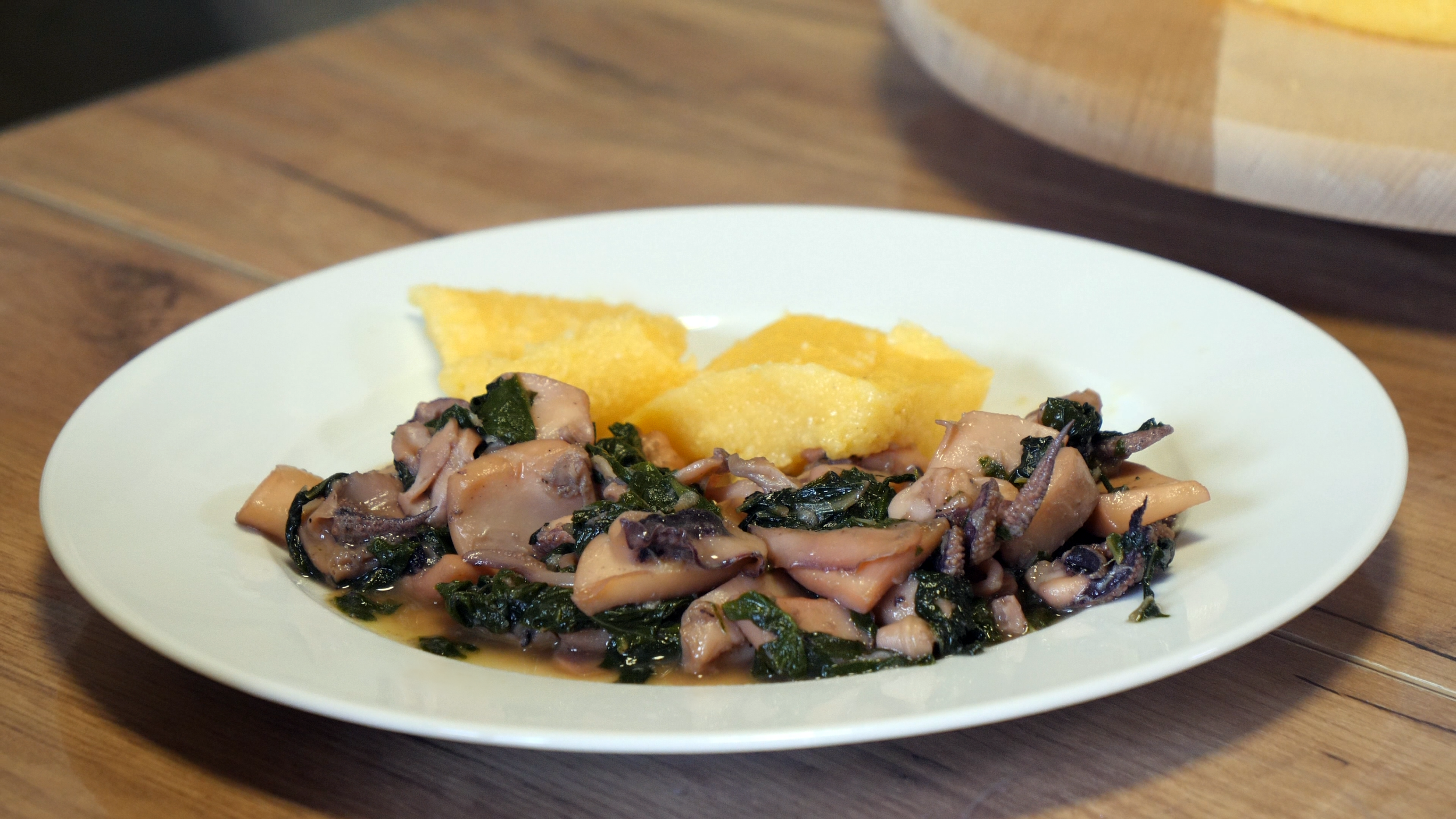 Seppie alle erbette con polenta