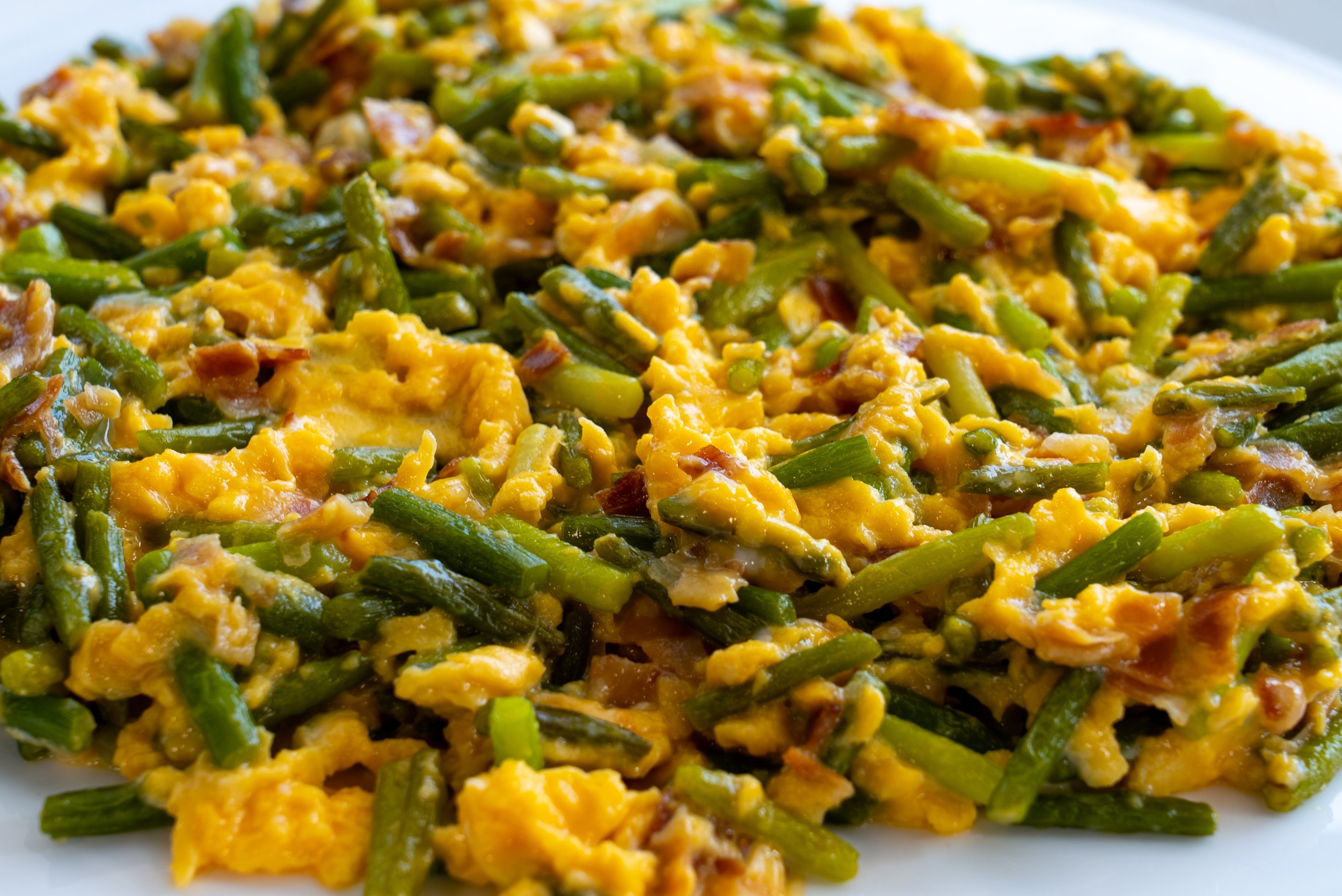 Frittata con talli d’aglio e pancetta