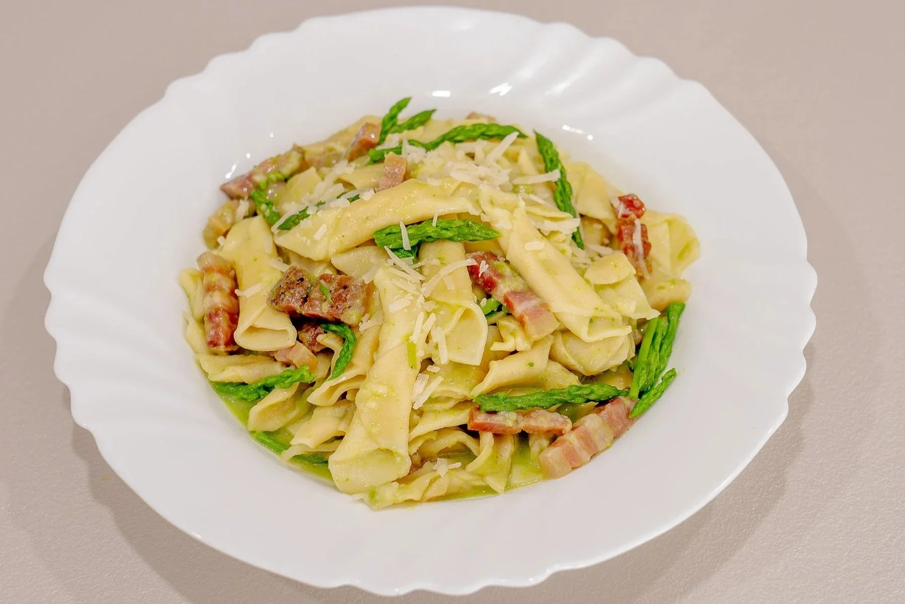 Fusi con asparagi