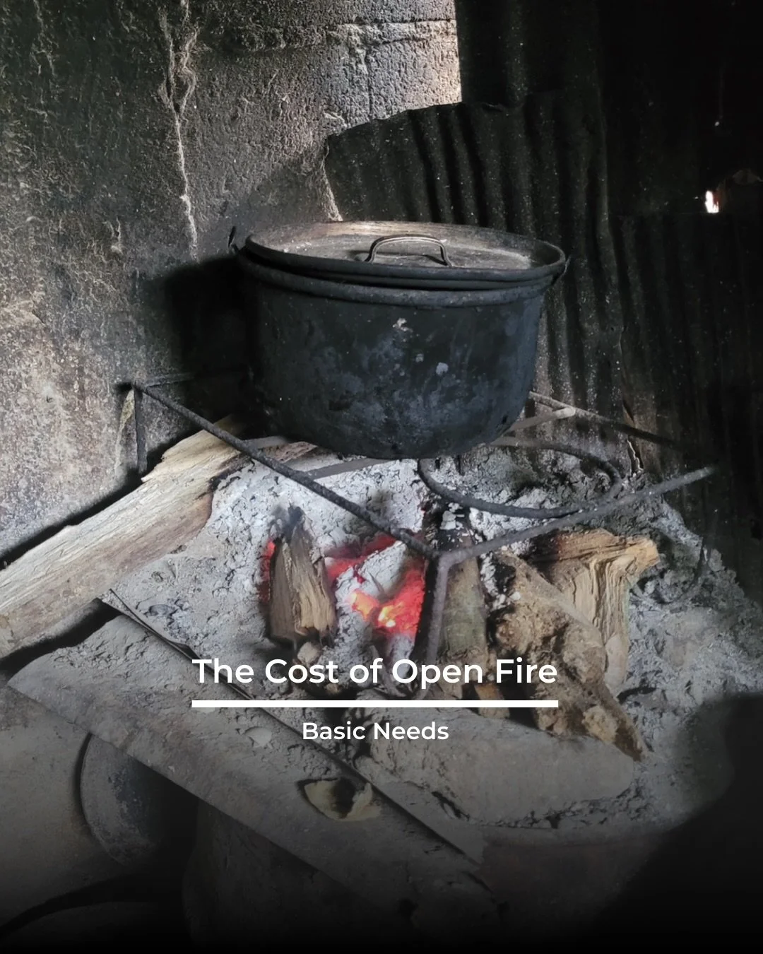 Before the installation of gas stoves, the families in Suchitepequez cooked over open fire. What looks simple from the outside came with heavy consequences.

🪵Firewood is expensive and prices keep rising.
Families pay more for wood than they would f