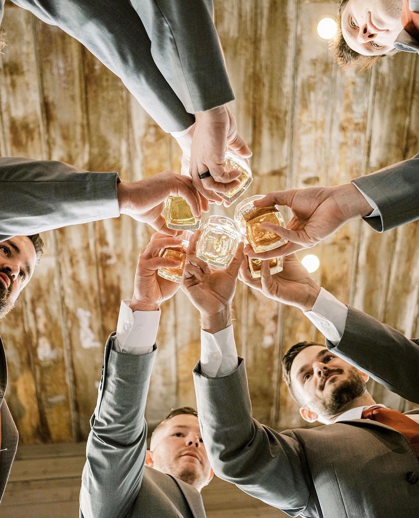 Celebrate with your groomsmen at our Bro Barn! Enjoy scenic views, play pool and poker, groove to the jukebox, and savor drinks from our bar. Let&rsquo;s make it unforgettable!