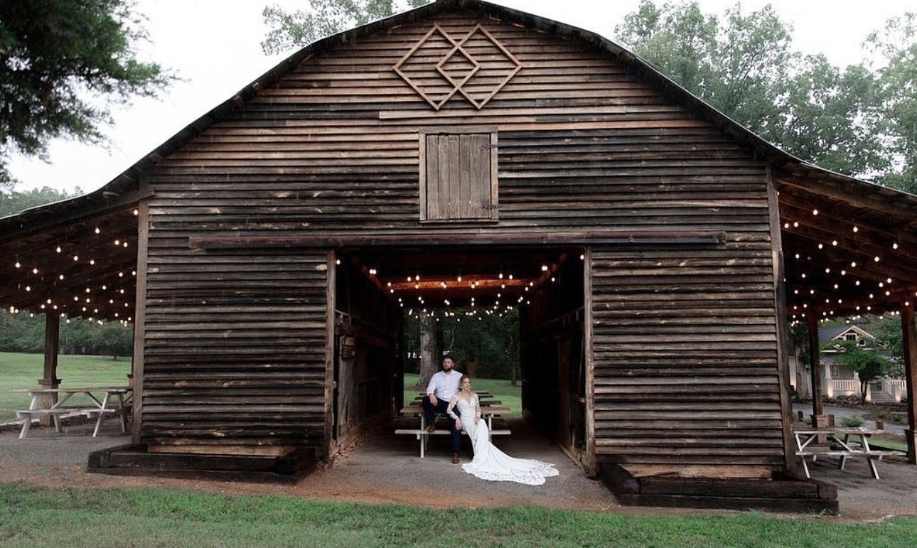 Can you just feel the love at our original barn?🤍

#wedding #weddings #weddingday #weddingvibes #weddingdream #weddinggoals #weddingdesign #weddingdecor #weddingdecorations #weddingdetails #weddingideas #weddinginspo #weddinginspiration #weddingvenu