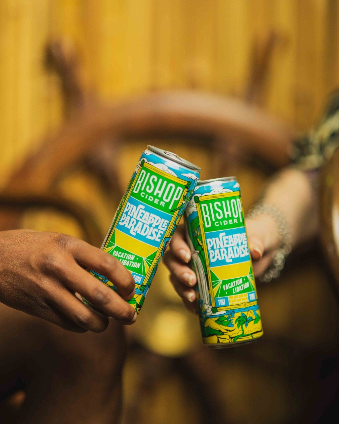 We're not saying we make the best bevs to have on warm summer day, but we're not NOT saying that. 😎🍍🍹 Hit the link in our bio to find a 6pk.