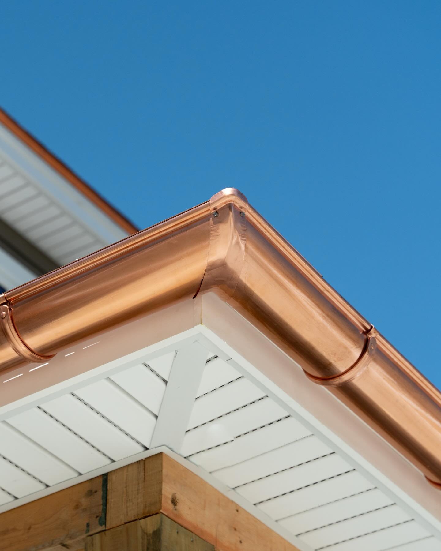 Copper gutters are more than just functional - They&rsquo;re a statement✨

Our expert team crafts and installs Copper Gutter Systems that enhance your home&rsquo;s curb appeal while delivering superior drainage and longevity.

📞603.760.1927
🖥️ www.