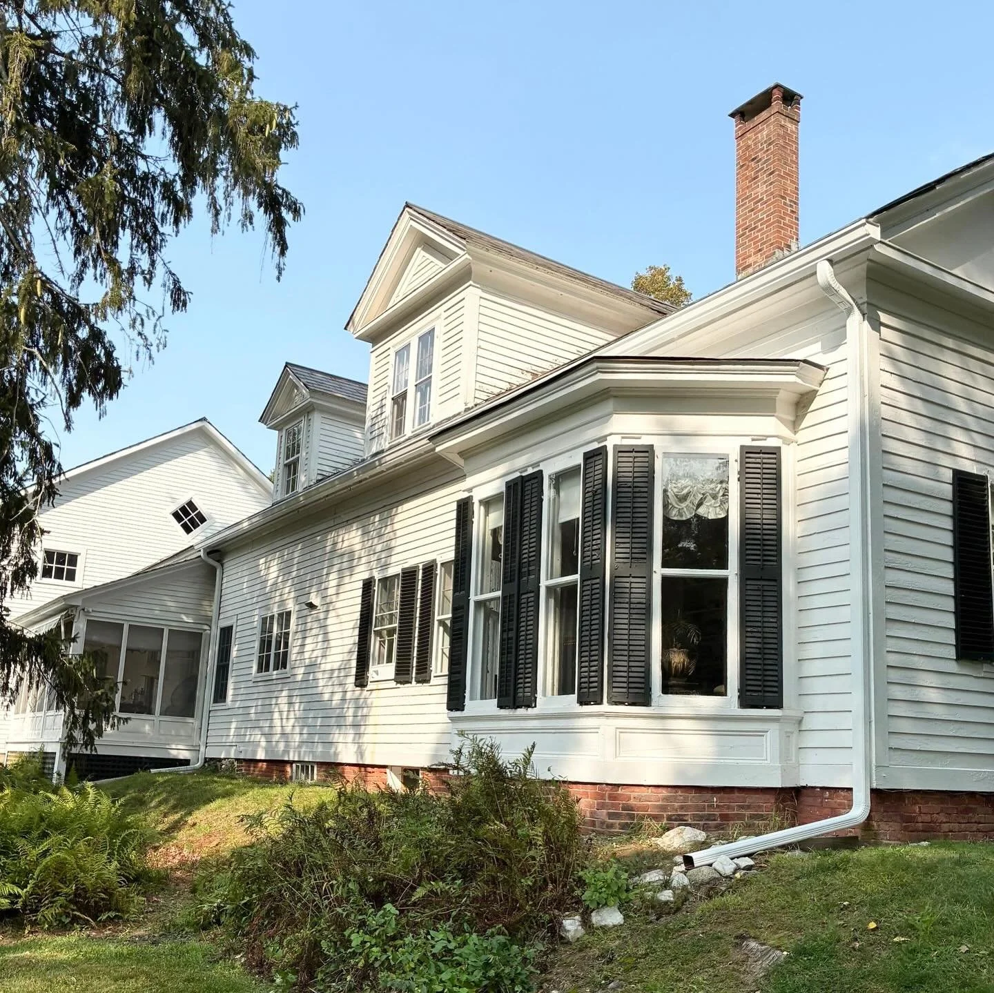 ✅ Recent install of our White Pro6K Seamless Gutters and KleanGuard Gutter Guards in Walpole, NH!

No more clogs, less maintenance, and year-round protection. 🍂

Need an upgrade before winter? We&rsquo;re happy to help!

📞603.760.1927
🖥️ www.legac
