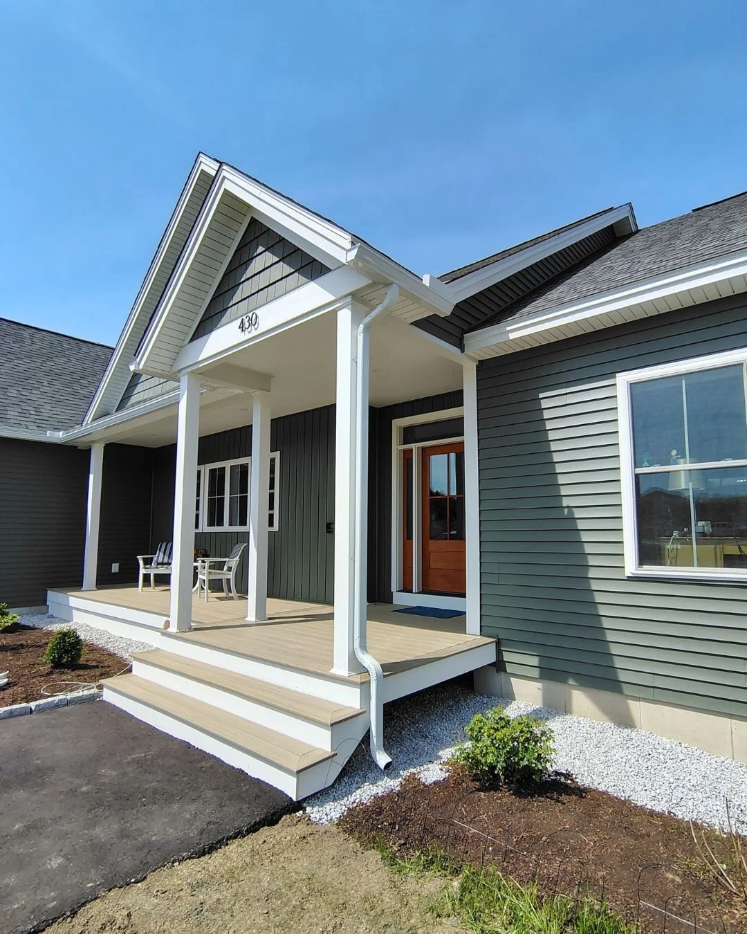 Another home protected in Pembroke, NH 🇺🇸

We installed Pro5K Seamless Gutters and Premium Gutter Guards on this beautiful home. Perfect for handling New England weather while keeping maintenance to a minimum.

✔️ Seamless Pro5K Gutters 
✔️ Gutter 