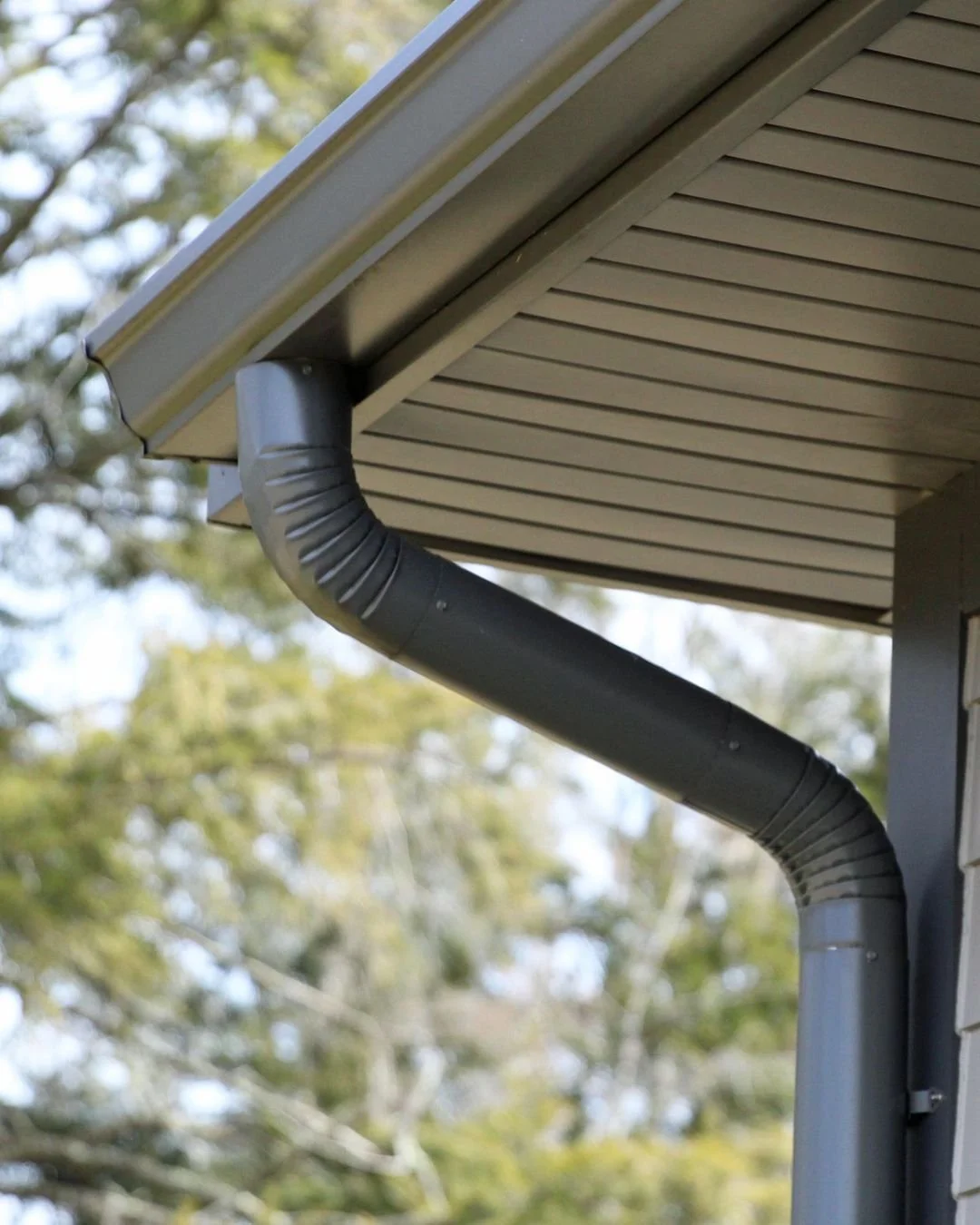 Upgrade your home with Pro6K Gutters from Legacy Gutter! 💧🏡

Built for strength, performance, and a clean, seamless look, Pro6K gutters are designed to handle heavy rainfall while enhancing your home's curb appeal. With fewer leaks, better water fl