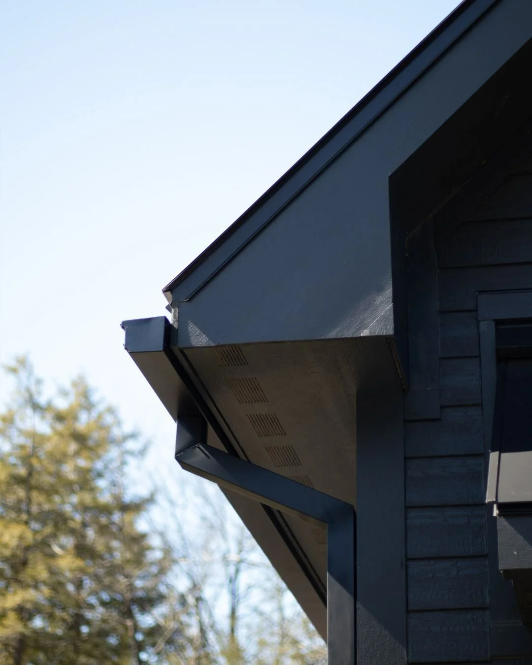 Protect your home with a clean finish that performs as good as it looks. 🏡🖤

Our Black ProEdge Gutters are built to last. Built to love. Guaranteed!

Upgrade your gutter system with a solution that's as reliable as it is stylish. Contact Legacy Gut