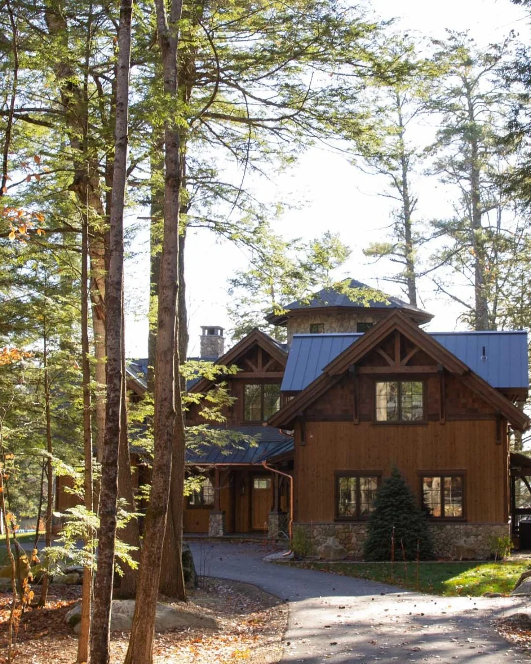 🏡 Elevate Your Home with Custom Seamless Gutters!

At Legacy Gutter, we install both Custom Seamless Gutters and Standard Seamless Gutters designed to protect your home while adding beauty and charm to any structure.

We offer a wide variety of styl