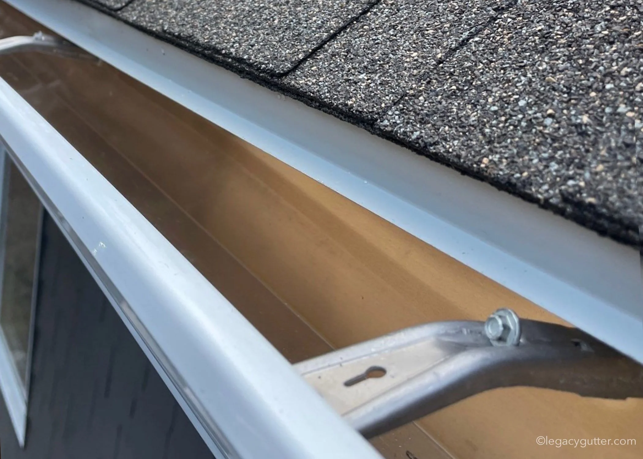 🍂 Fall Gutter Cleanings Are Booking Fast – Protect Your Home All Year Long