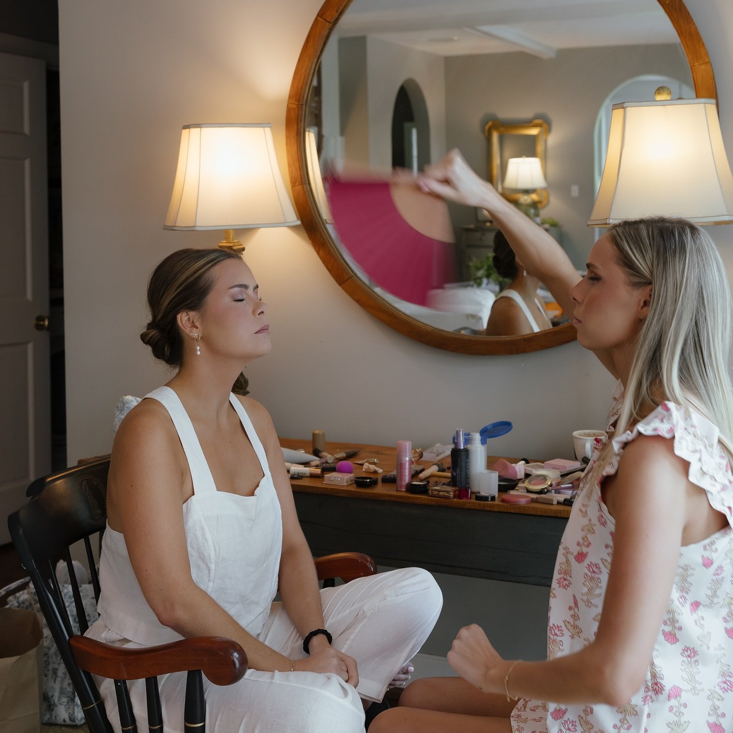 Getting ready 🧡

Strongly suggest being sisters with a make up artist&hellip;.

@byanabellajune