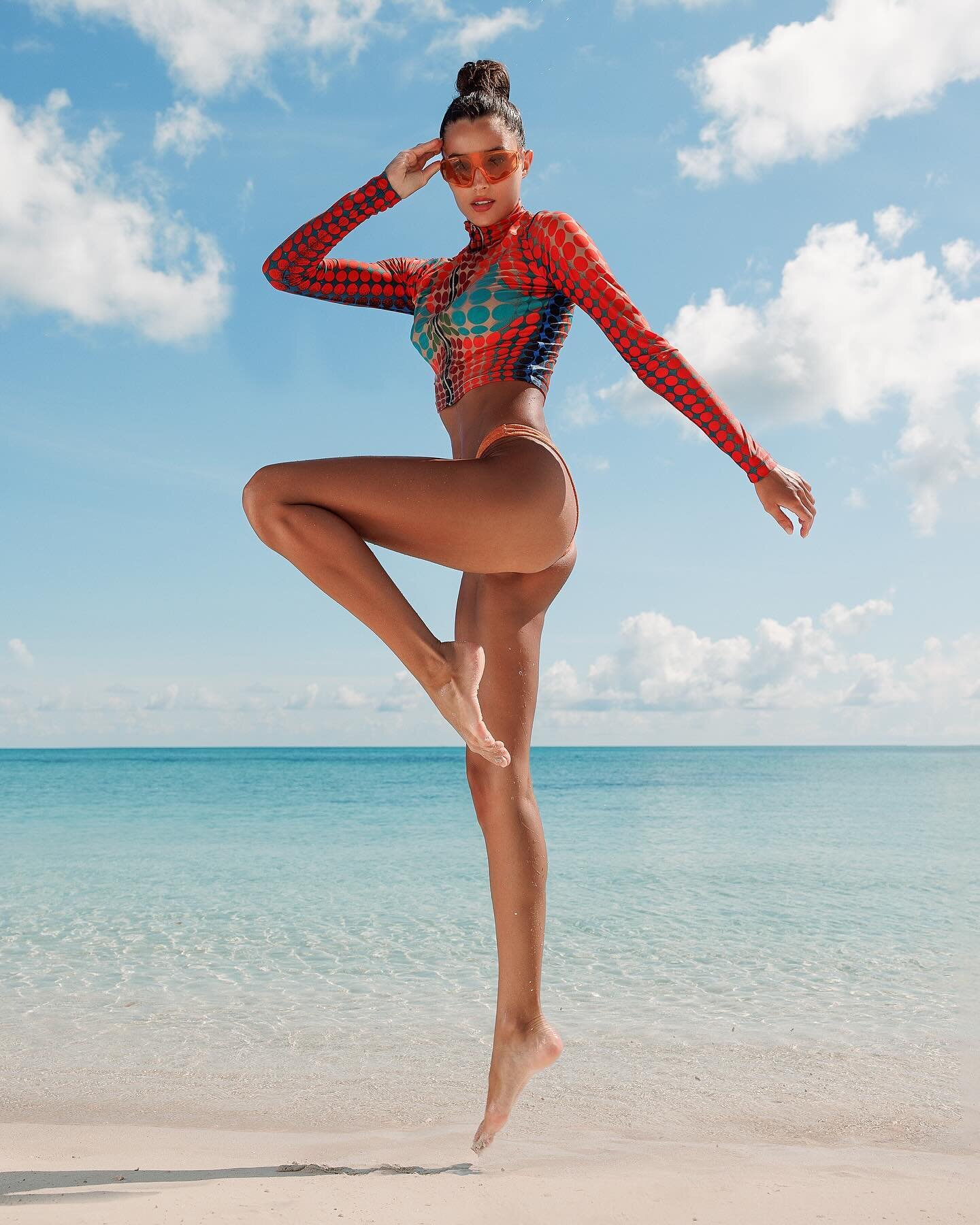 Leaping into 2024, thank you @fortlauderdalemagazine 🩵📸

&ldquo;Sculpting Style&rdquo; A Fitness, Fashion &amp; Travel editorial produced here in The Bahamas With this amazing team! 💕

Photography &amp; Production: Robyn Damianos @robyndamianospho