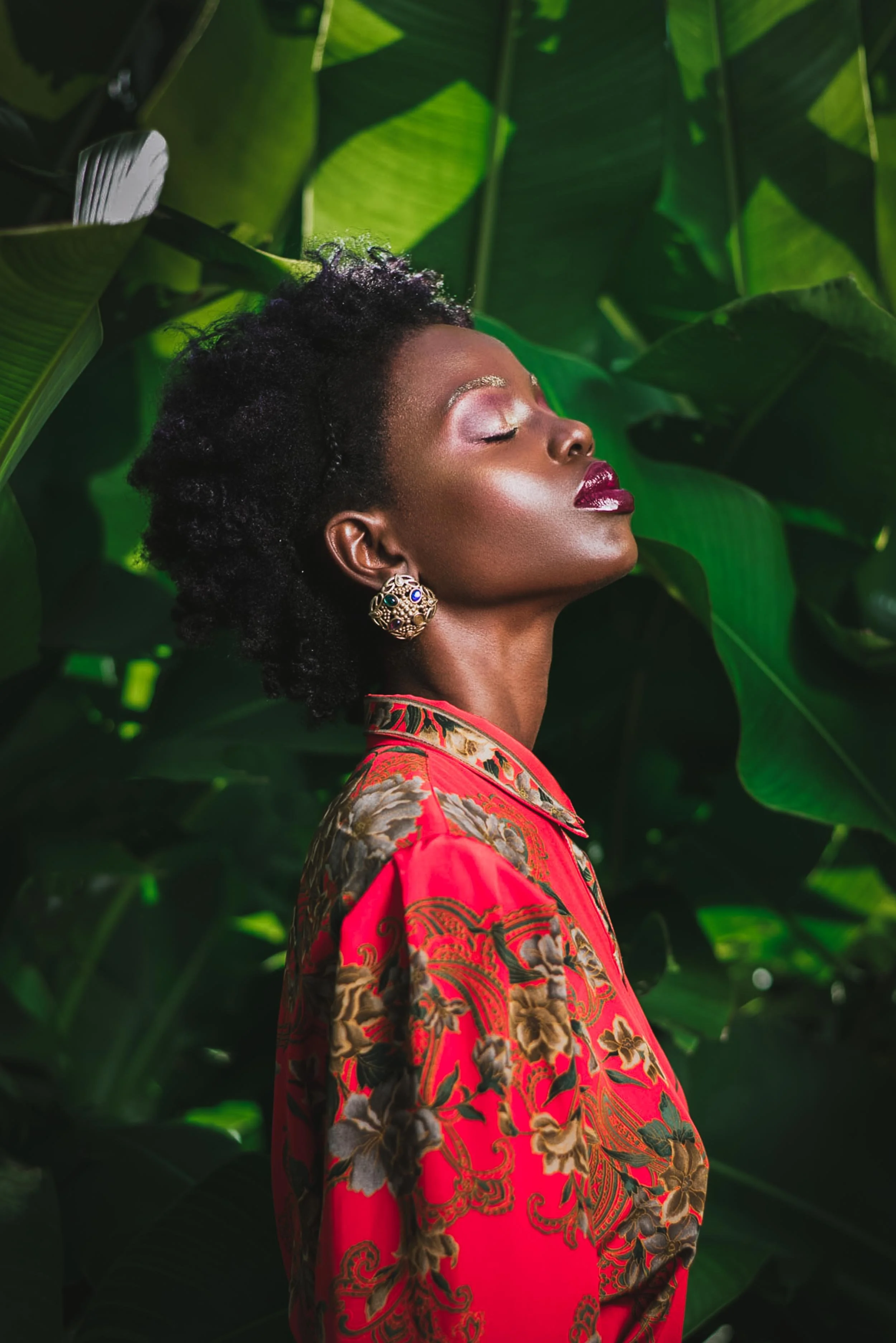 Jewelry Photography in The Bahamas by Robyn Damianos tropical leaves