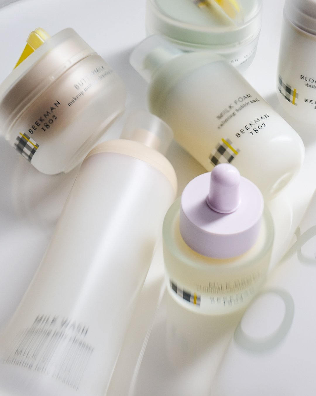 🥛💦💧☀💄🌊

more skin + haircare featuring @beekman1802 @rmsbeauty @lovekinship @oakessentials @actandacre @costabrazil