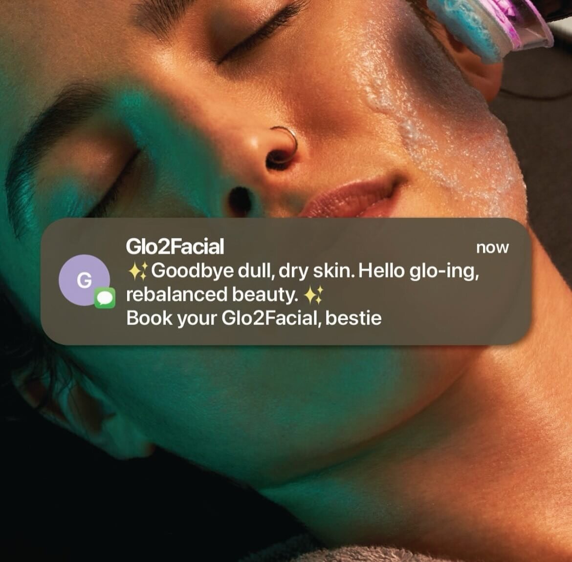 ☎️☎️☎️ ring ring, your next glo2facial is calling 
 
Glo2facial is a great option for those struggling with surface texture, acne scarring, and hyperpigmentation! Given the wide variety of different treatment options, there's a glo2 for every one 👯&