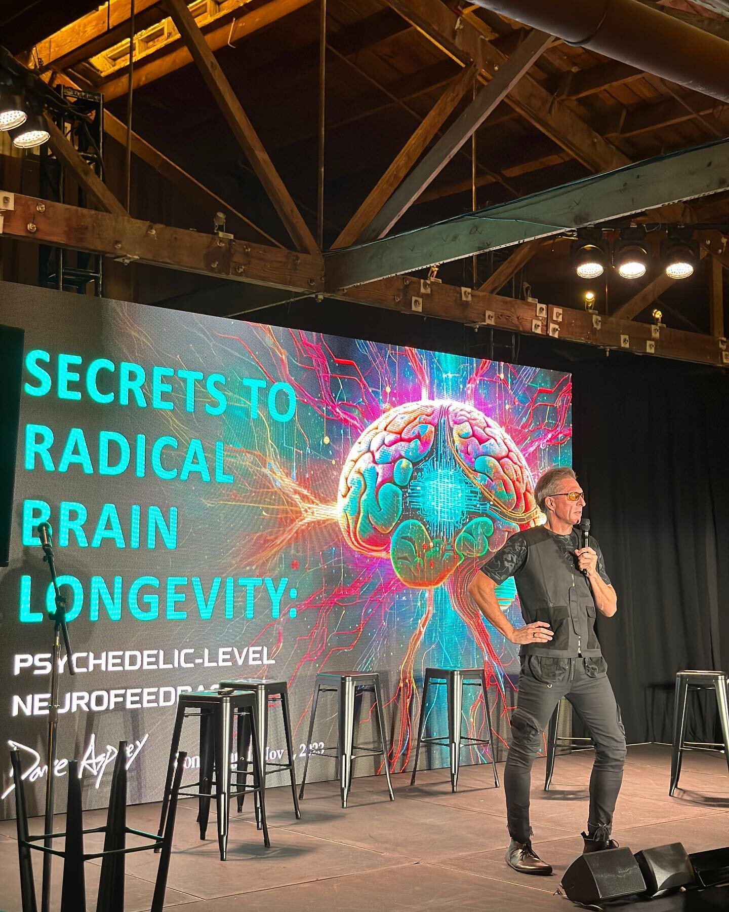 💫 What a whirlwind at the Wonderland Conference! Talk about a weekend of mind-altering insights and magic 🍄✨

🤝 Networking? Oh, you mean charm swapping with the who's who of the psychedelics and health optimization world. 💥🧠

📚 The sessions? 🤯
