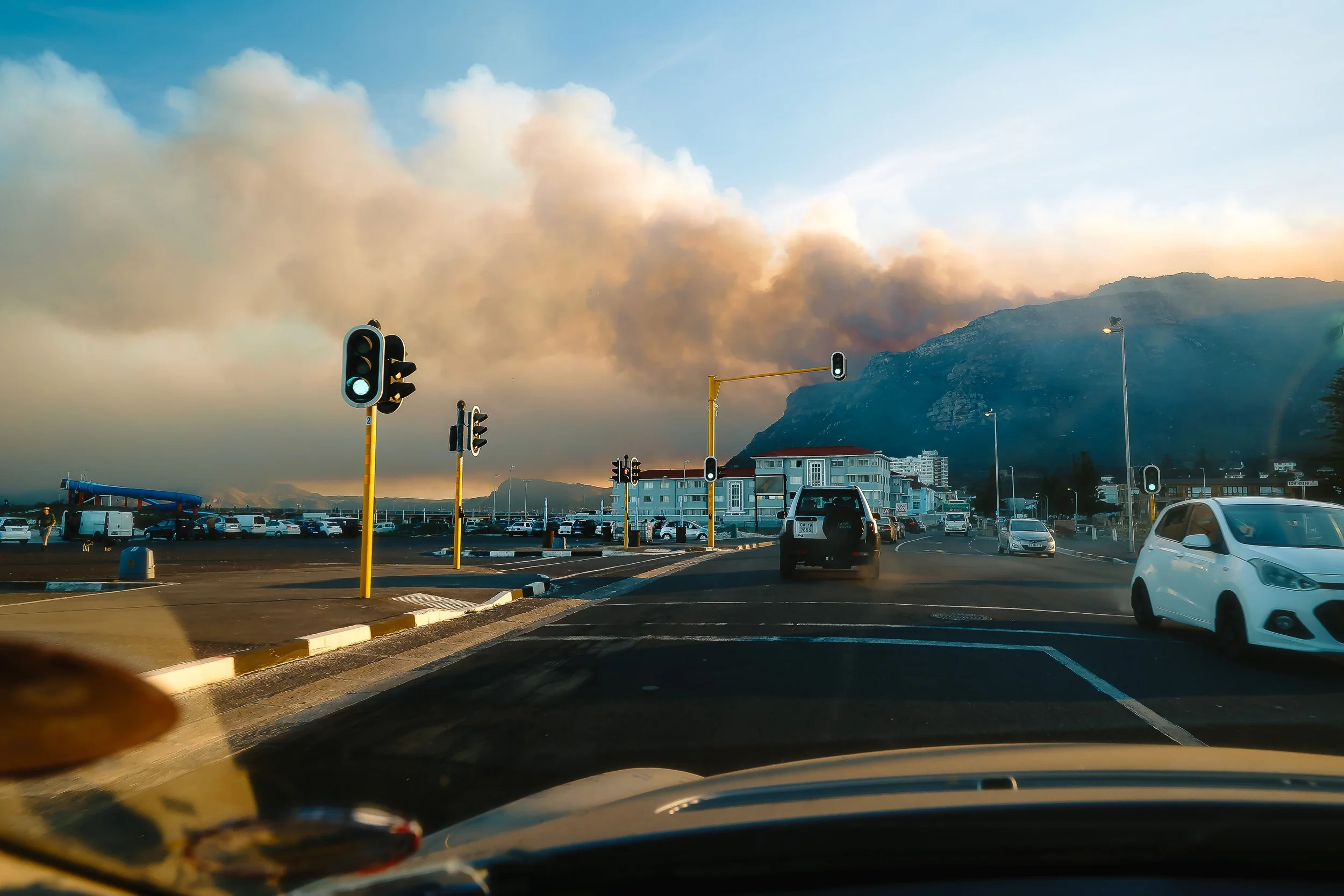 JOURNALISTIC Table Mountain Fires CAPE TOWN MAY 2025.jpg