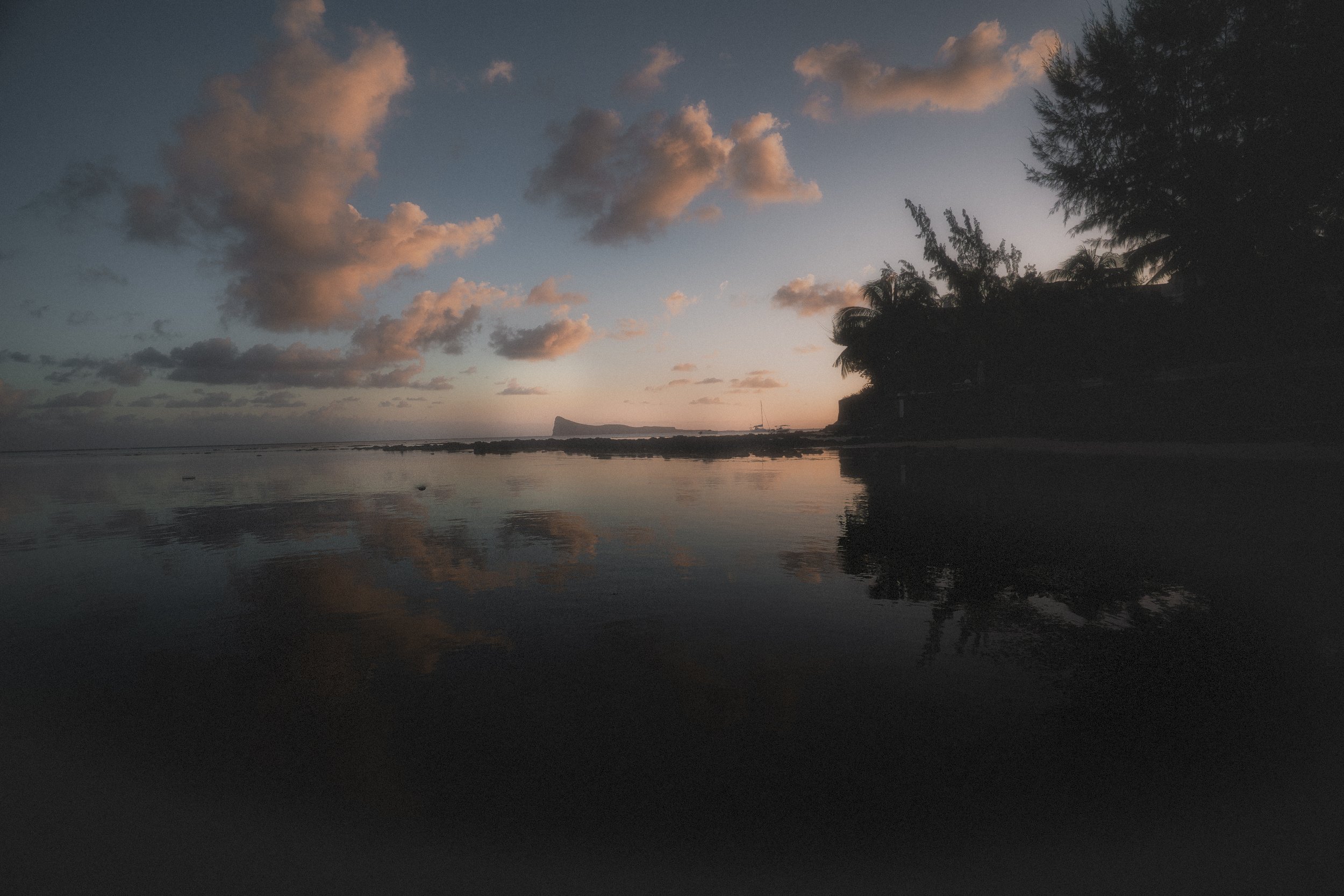 TRAVEL Mauritius Coin de Mire Dawn 1 MAY 2025.jpg