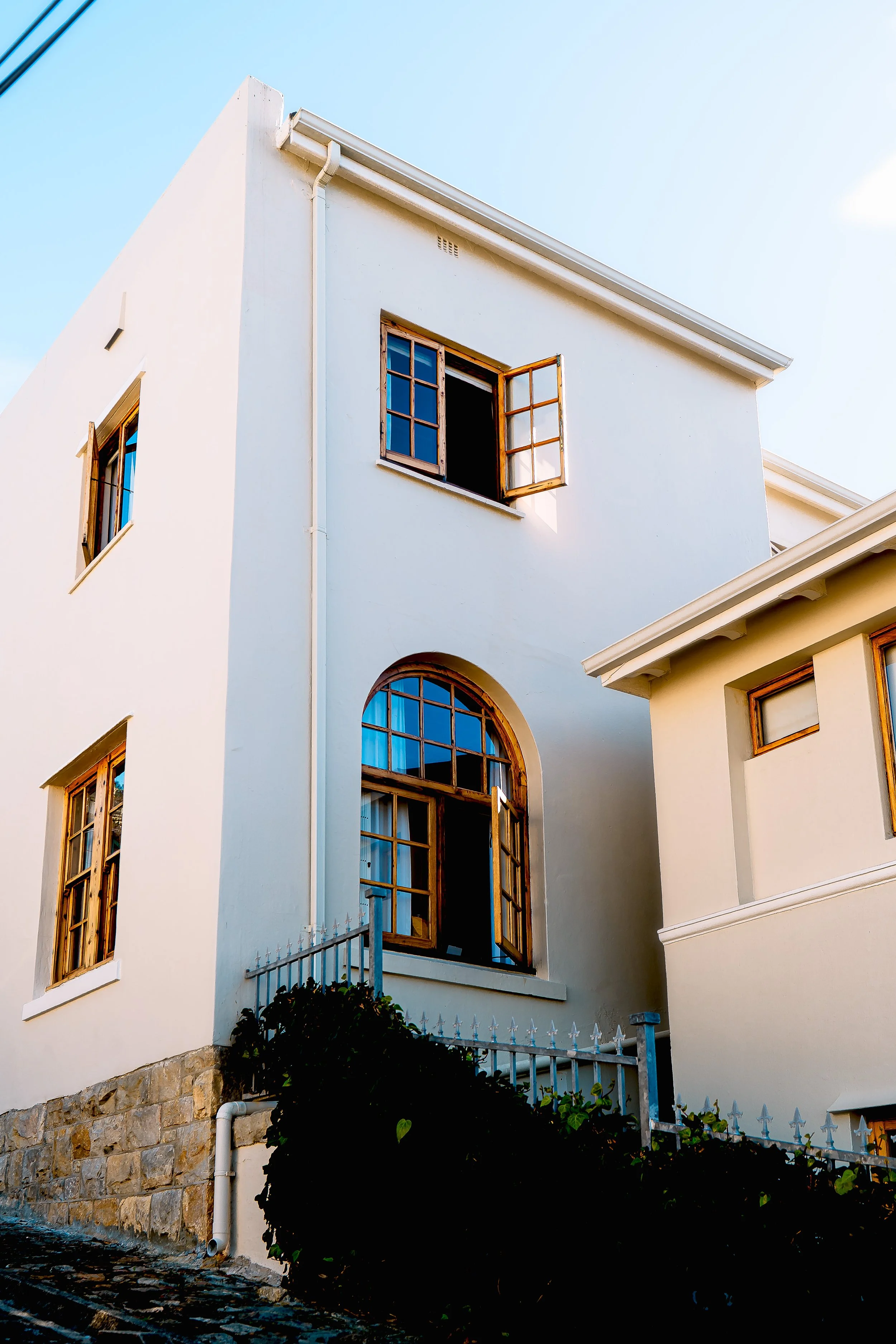 STRUCTURES Chartwell House from Alley CAPE TOWN MAY 2025.jpg