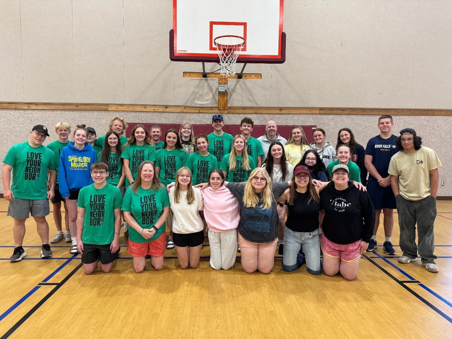 💯 Such a great group to spend time with while in St. Louis. Thanks to @serveboldlyelca and @trinitylutheran.ec for a wonderful week! 🌞
#elca #lutheran #serveboldlystlouis #serveboldly