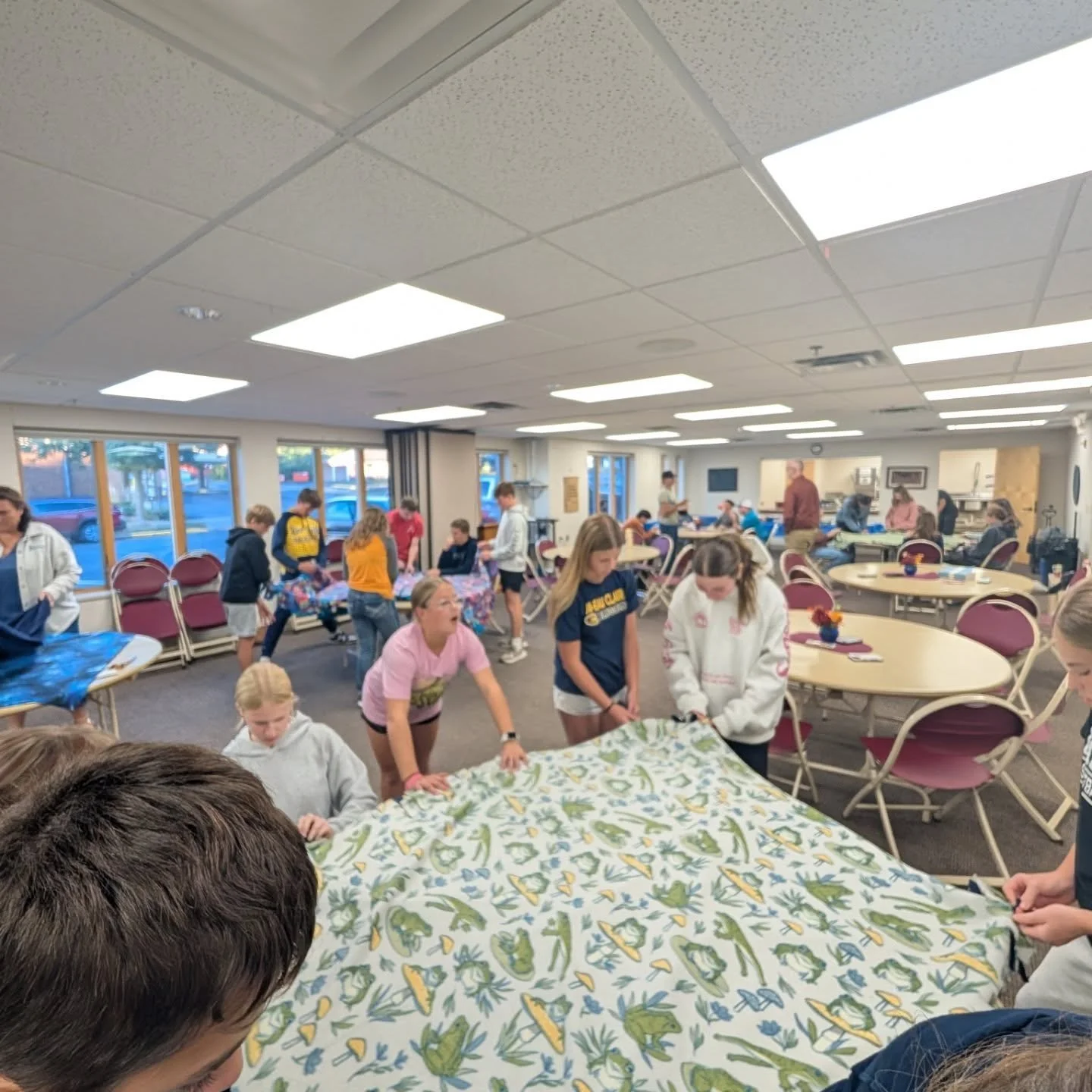 ❄️The past two Wednesdays we made 7️⃣ tie blankets for @thedwellingws for them to distribute at their warming shelters this winter. Such a blessing to serve!

#elca #lutheran #godsworkourhands #FaithInAction