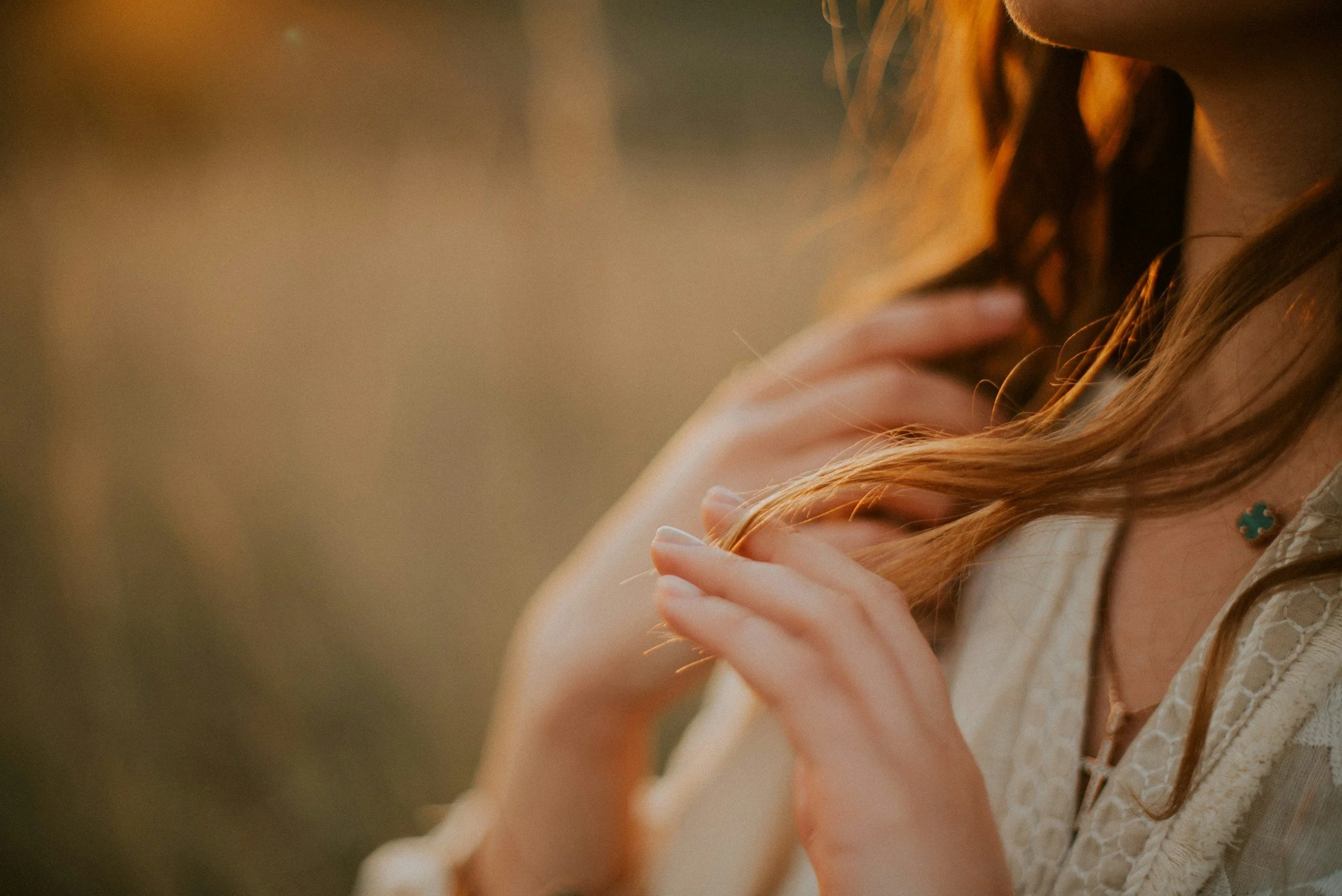 How to Get Glossy Hair: The Trend That Makes Hair Shiny and Silky