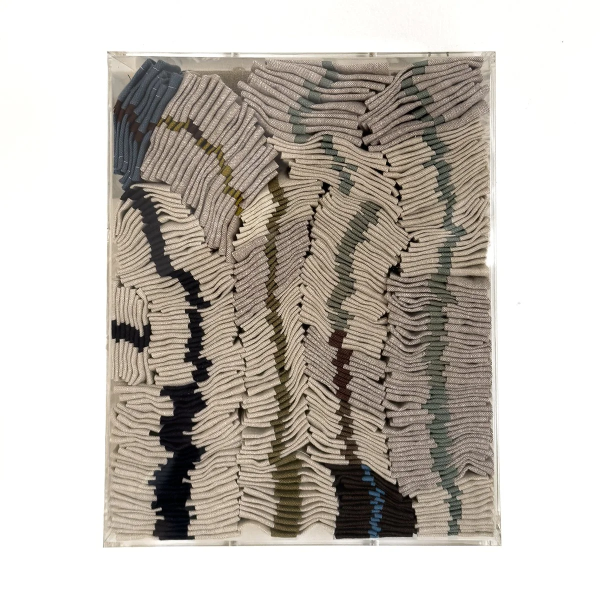 As Time Folds, 2026
8" x 10"
Linen, cotton, thread, plexiglass case