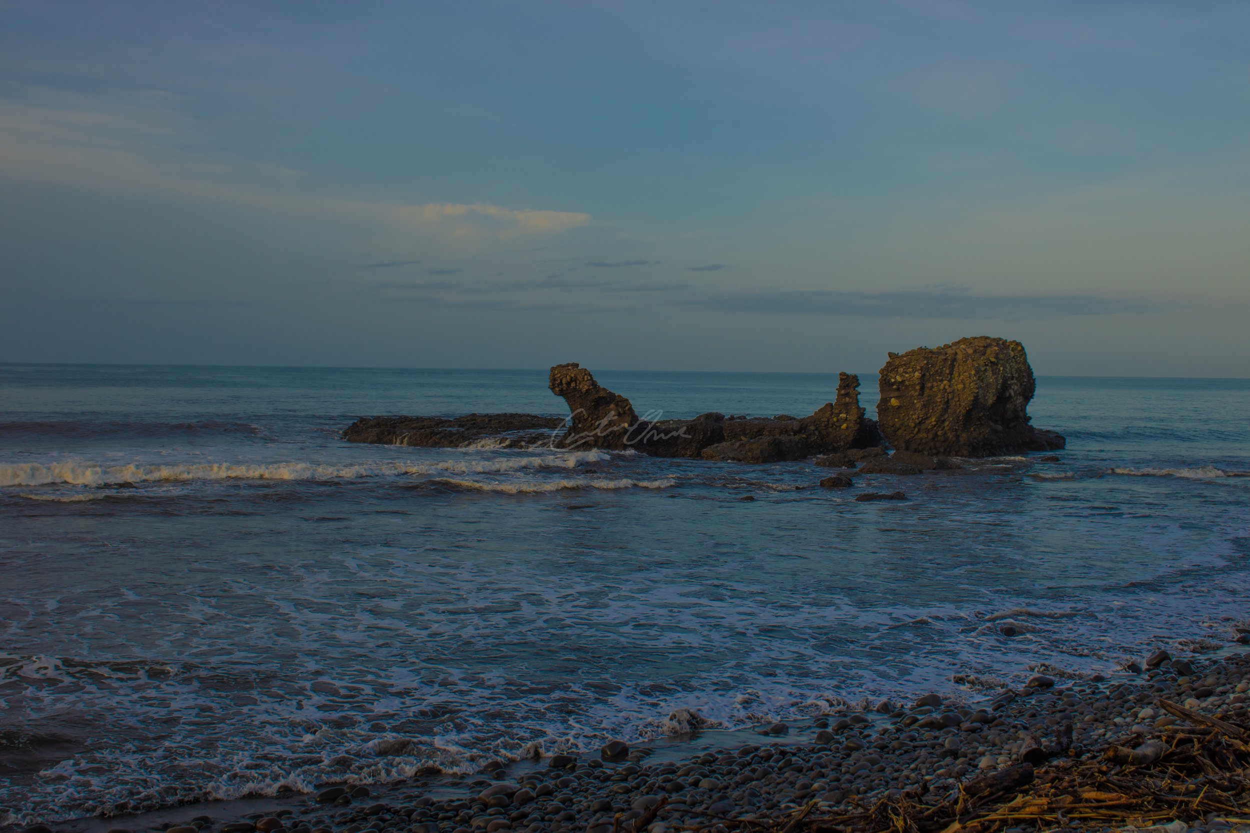 El Tunco High Tide copy.jpg