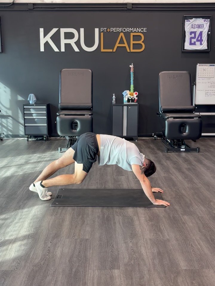 Marathon prep isn&rsquo;t just about mileage
It&rsquo;s about making sure your body can move well before you load it.
As training volume increases &mdash; especially in heat &mdash; tight hips and quads can change how you run. When mobility is limite