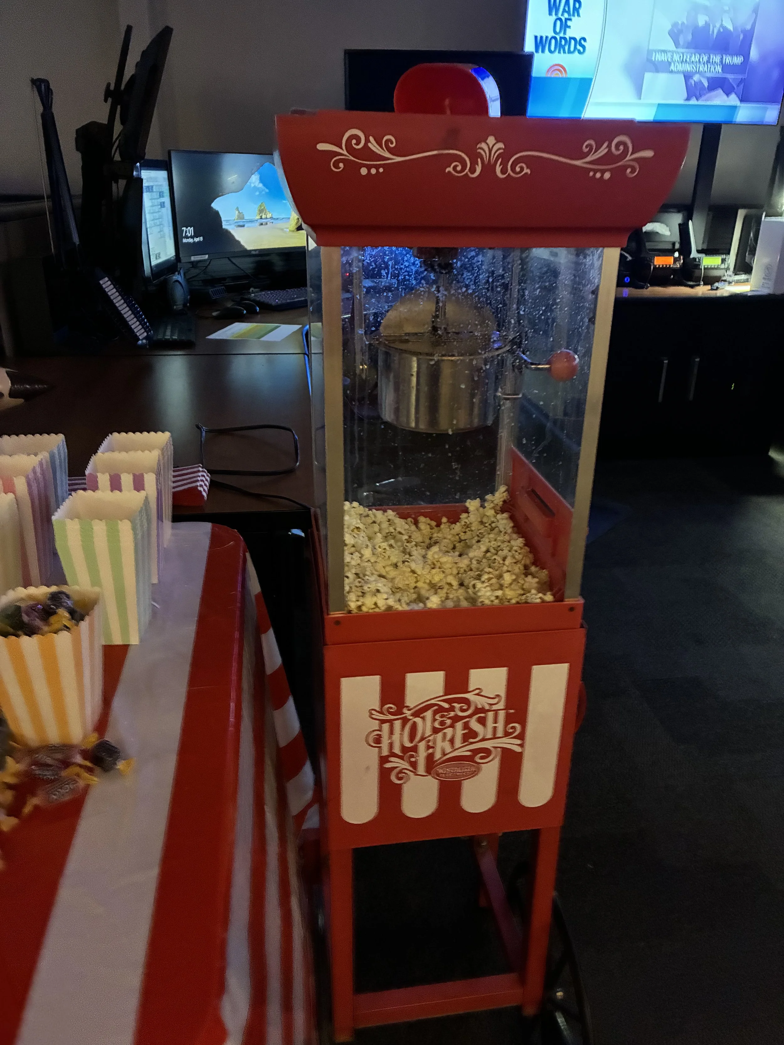 Popcorn machine.jpeg