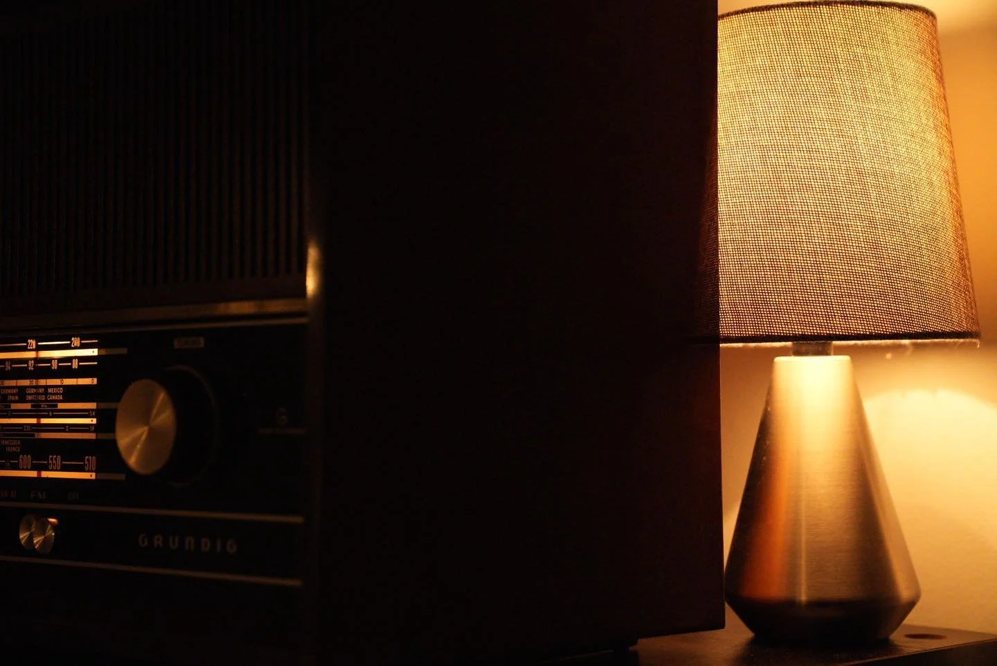 Cool radio, Gary

#sony #sonyalpha #sonygmaster #radio #lowlight