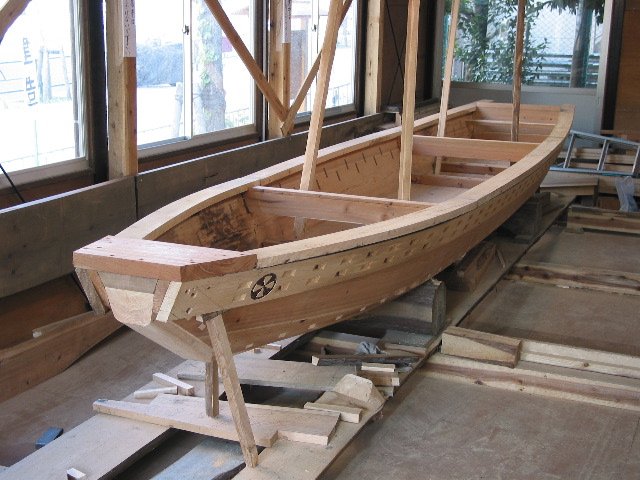 The copper pinwheel motif affixed to the bow was a Fujiwara Family tradition.