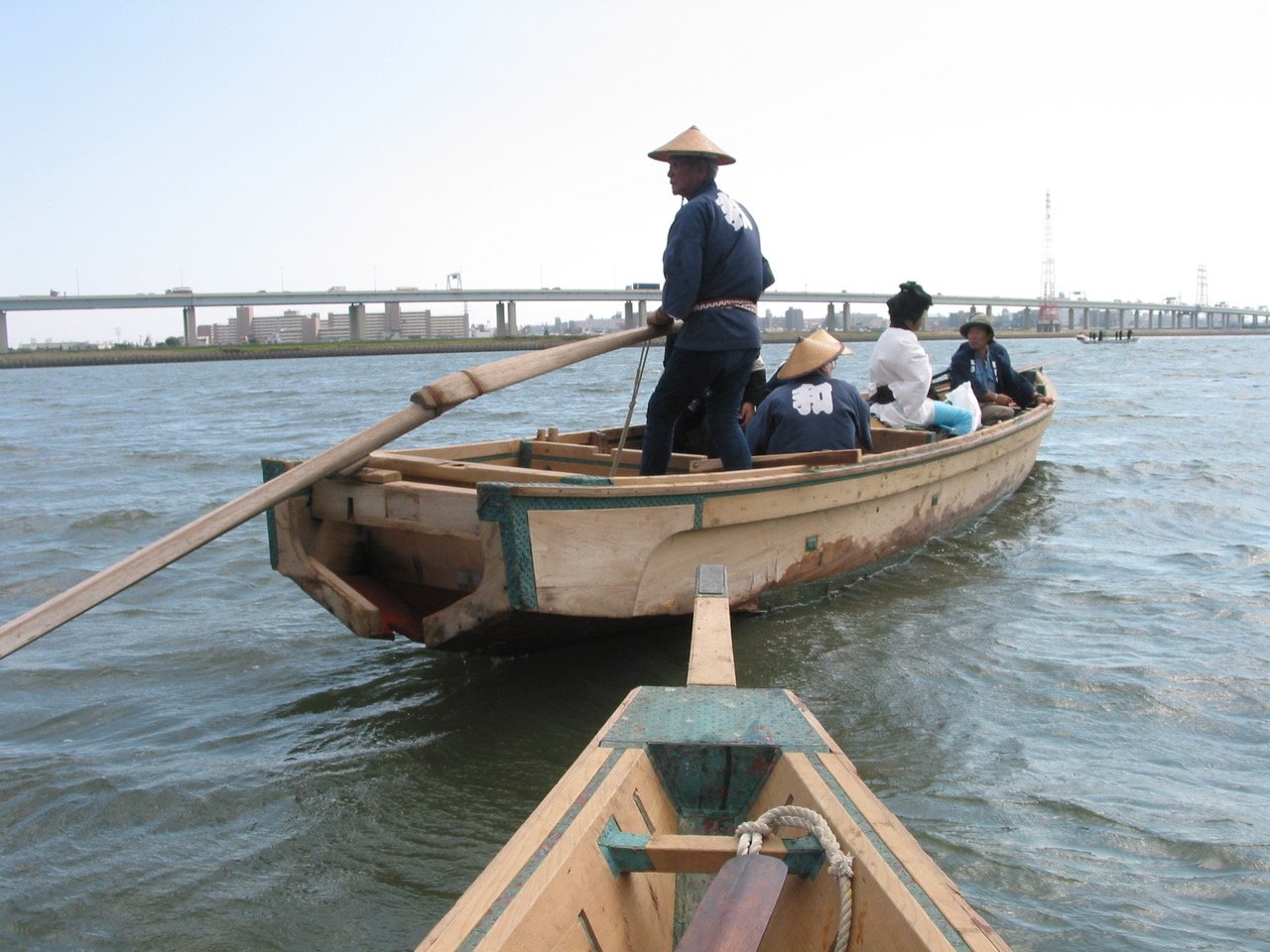 Wasen Tomo No Kai takes part in many events. Here we are out on one of Tokyo's major rivers.