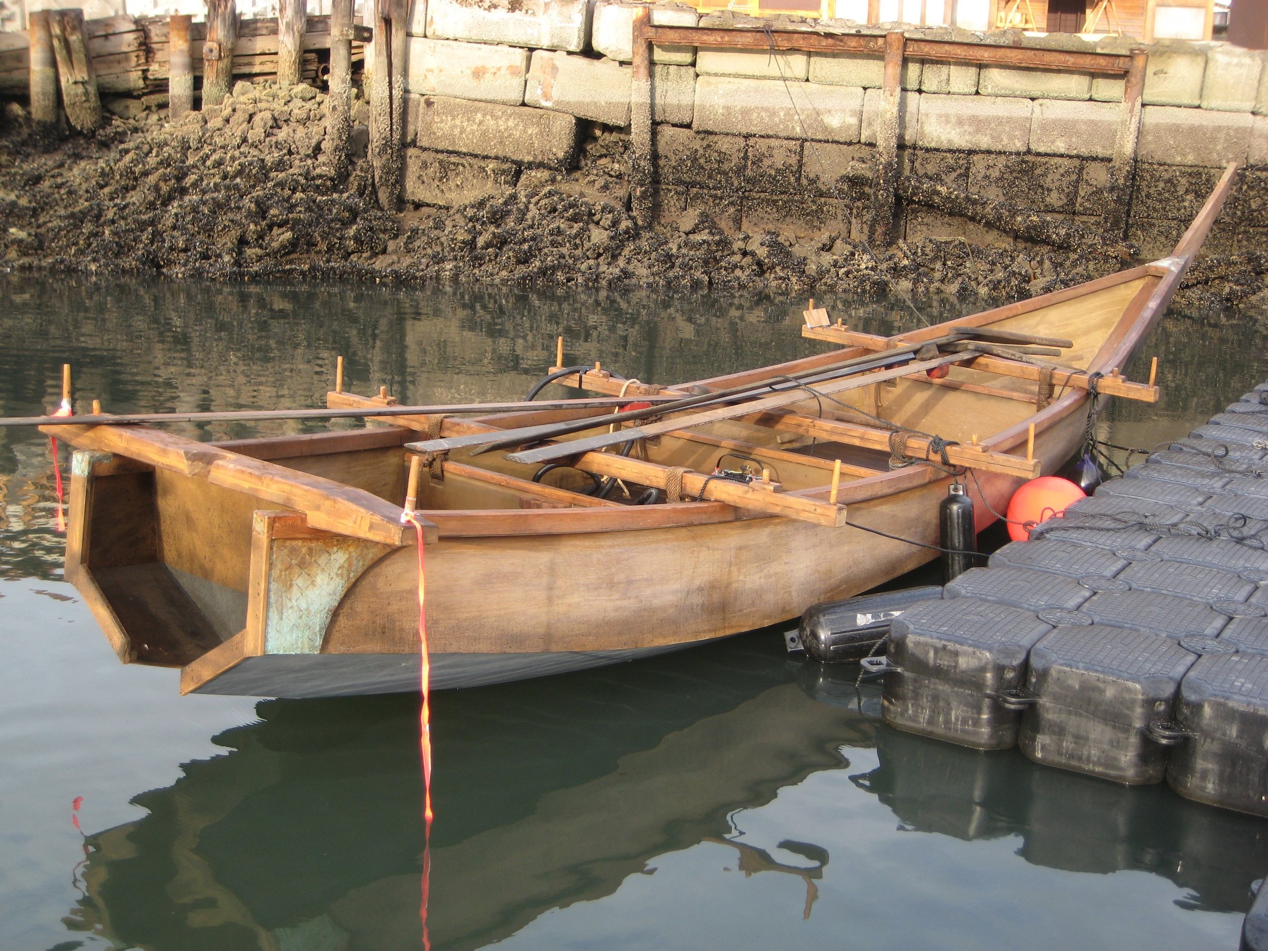 A boat based on Senzanmaru with six rowing station.
