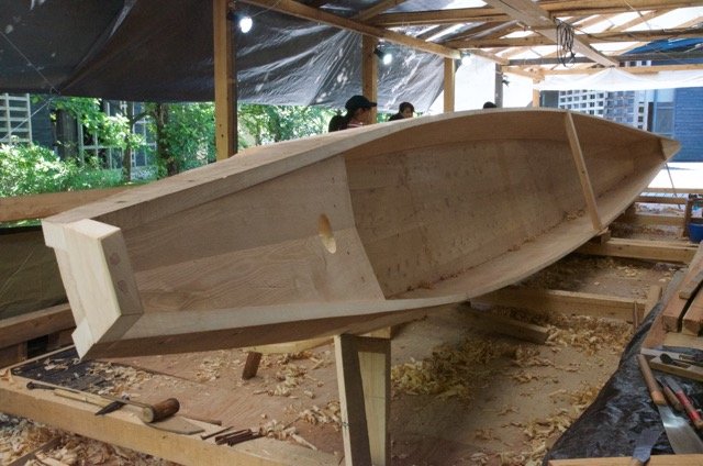 Just a single beam amidships frames the hull.