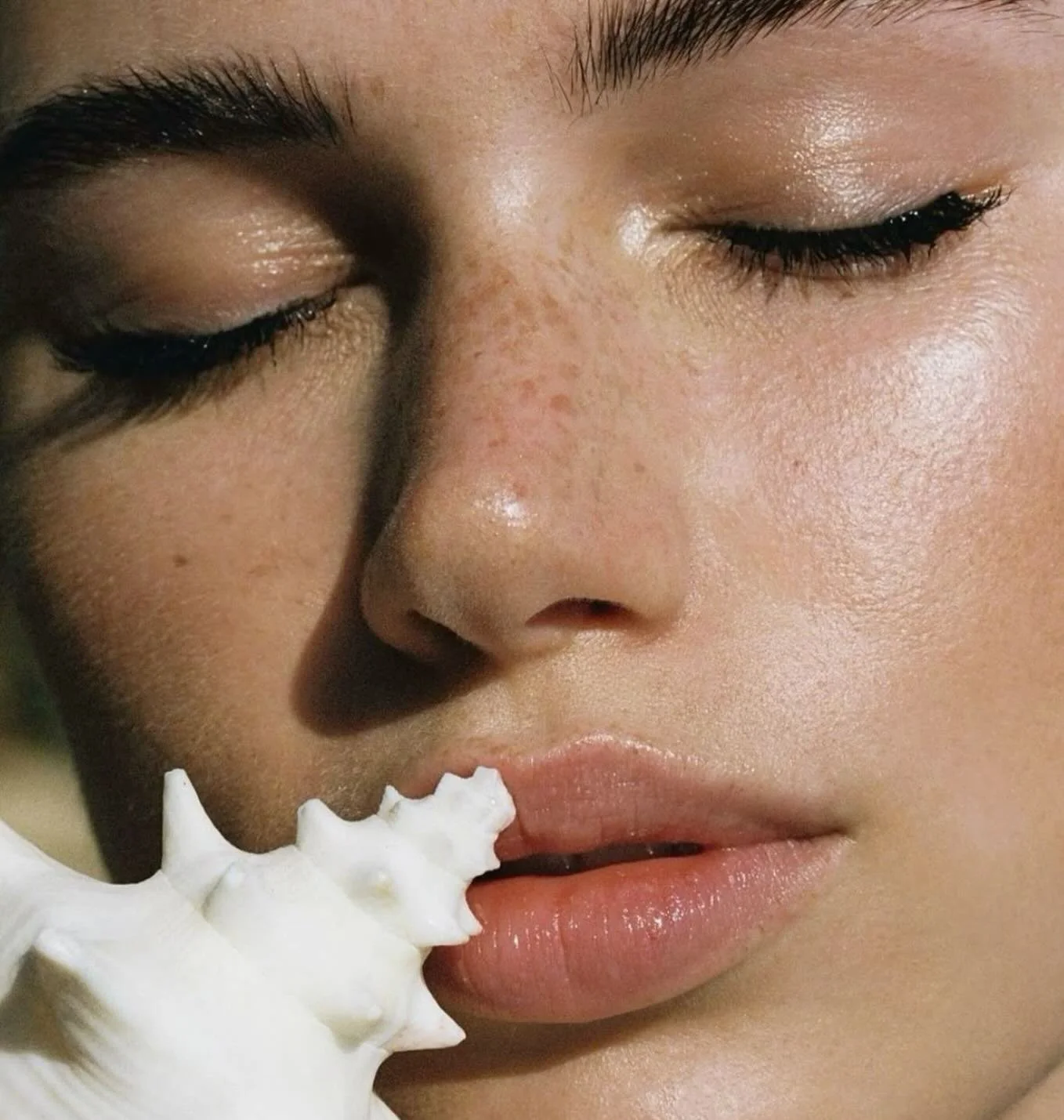 The skin of your dreams starts with your trusted cosmetic nurse.
Book your consultation today and take the first step towards glowing, confident skin.
#CosmeticNurse #SkinGoals #HealthySkin #GlowingSkin #CosmeticClinic #SkinConfidence #FacialAesthet