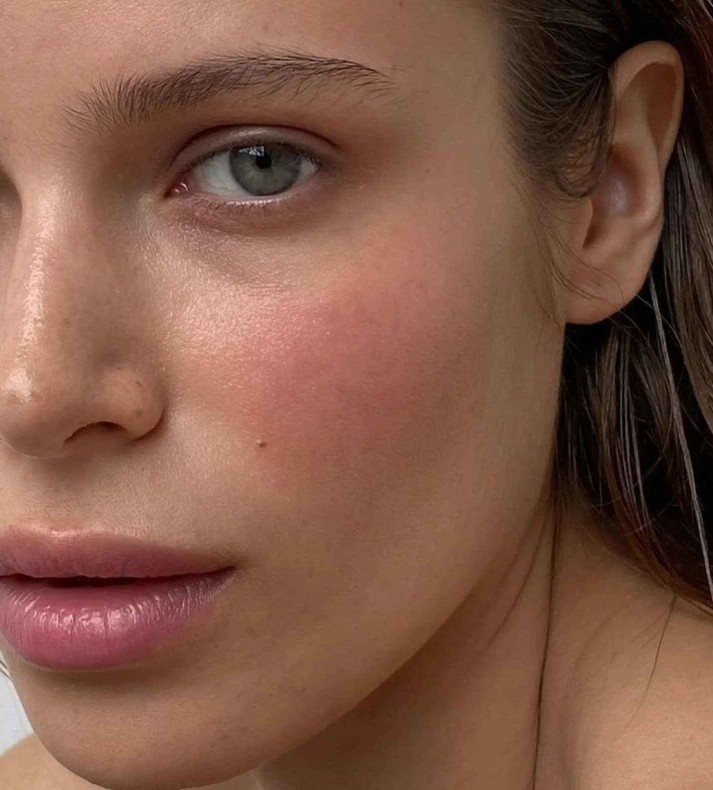 Good skin starts here! Book in your consult with Lauren to find out what treatment works best for you! 

Christmas bookings are filling up fast! Don&rsquo;t miss out! X