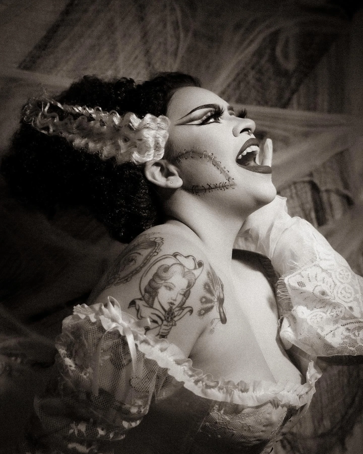 SHE&rsquo;S ALIVE&hellip;🖤⚡️

costume &amp; backdrop @amazon 
photographer @cinemasammy 
editor moi ⚡️

#brideoffrankenstein #explore #halloweenmakeuplook #editorialphotoshoot #vintagelove #frankenstein #halloween #halloweenmakeup #underratedmua #ma
