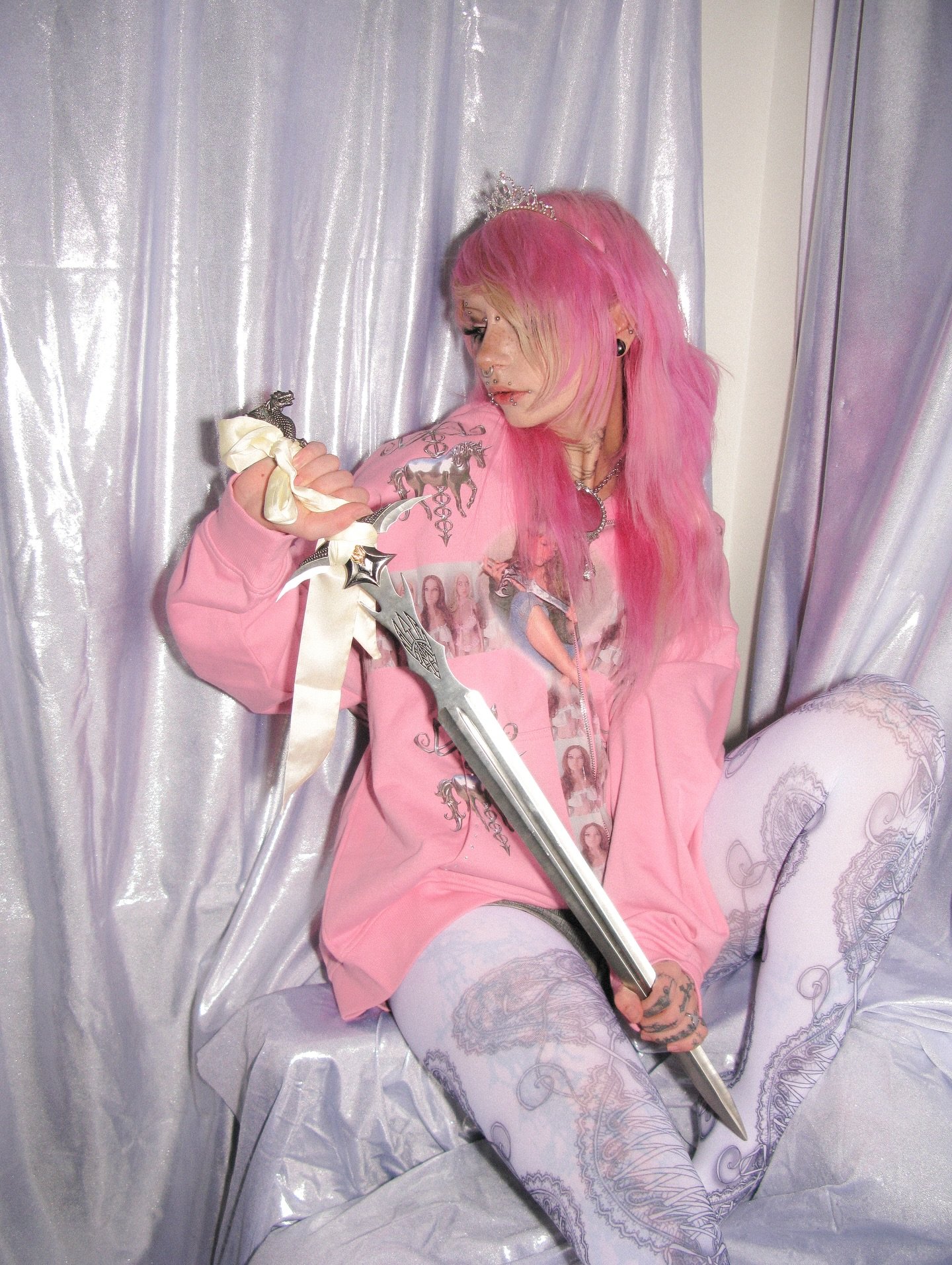 Juner stuns in the dollcrux hoodies 😇😇
Photos by @crewpykelli
Modeled by @ode2june