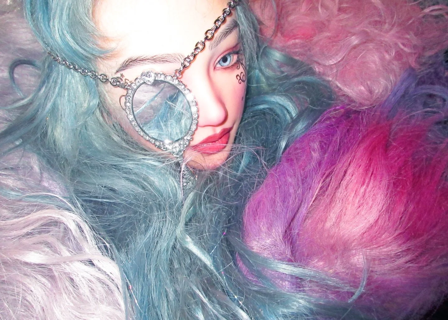 Mirror and princess lock necklace online now <3
Photo and prop styling by @petralavin