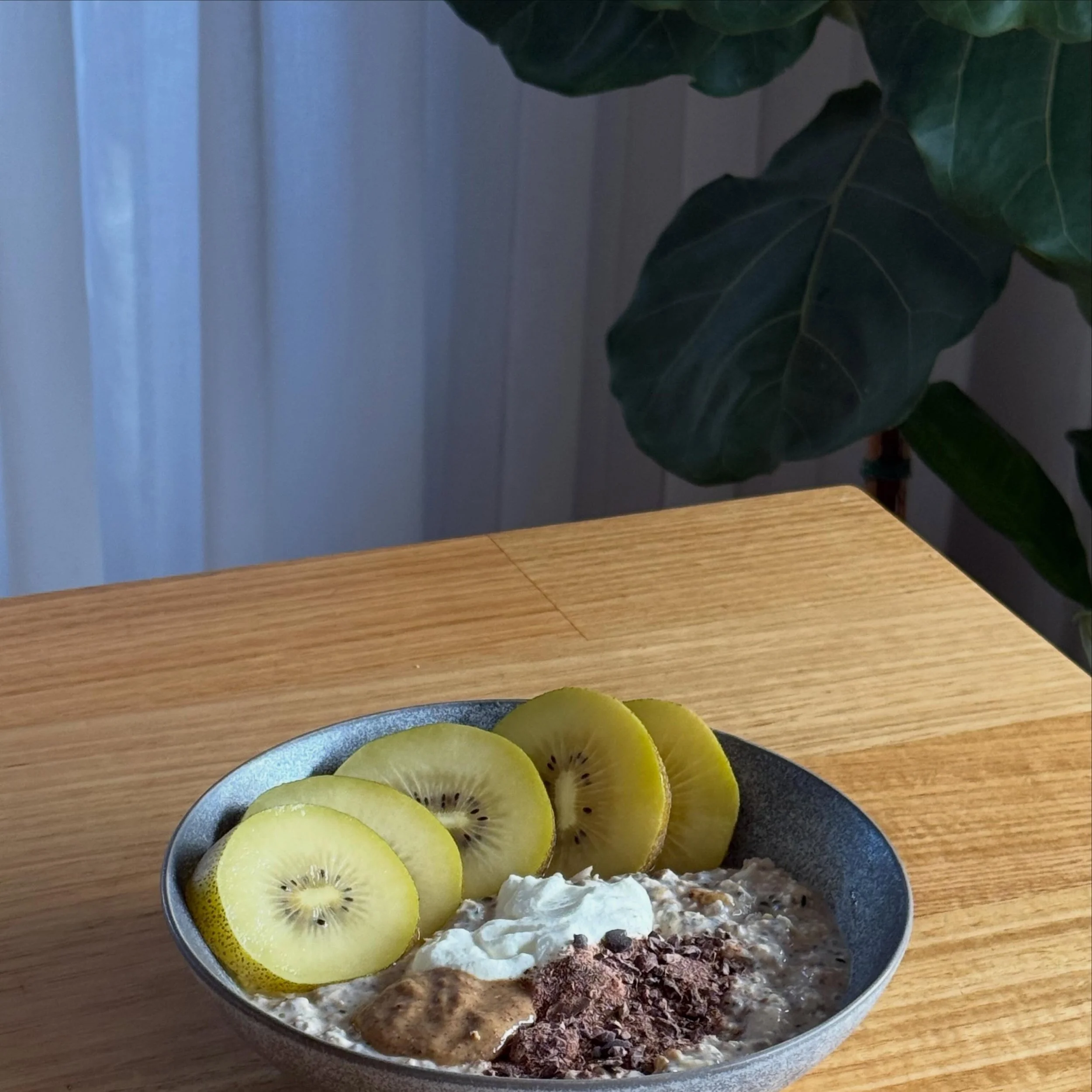 as requested, here is my bircher muesli &mdash; my recent weekday weapon 🧚&zwj;♂️   just to get one thing straight &mdash; when it comes to blood sugar, i stand with the glucose goddess (ily). a savoury breakfast is best, period. and this is coming 