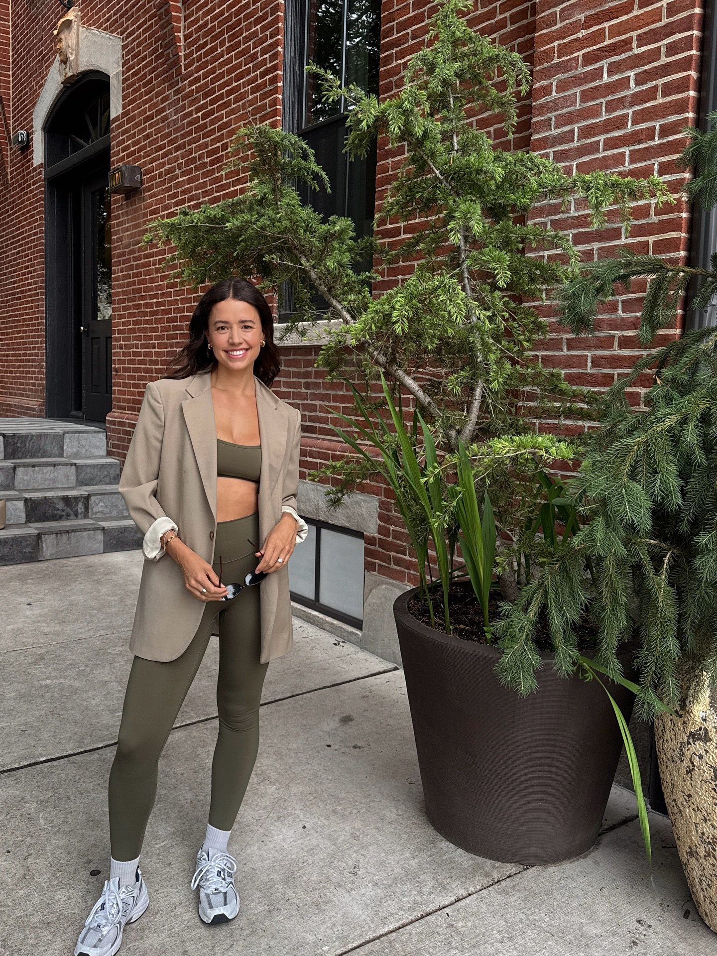exactly 2 years ago I started this little account (+ launched my business to the world), and I realized I&rsquo;ve never done a proper intro post - so hi! let&rsquo;s do one: 

-tbh I did not want to start this account bc I was so afraid to put mysel