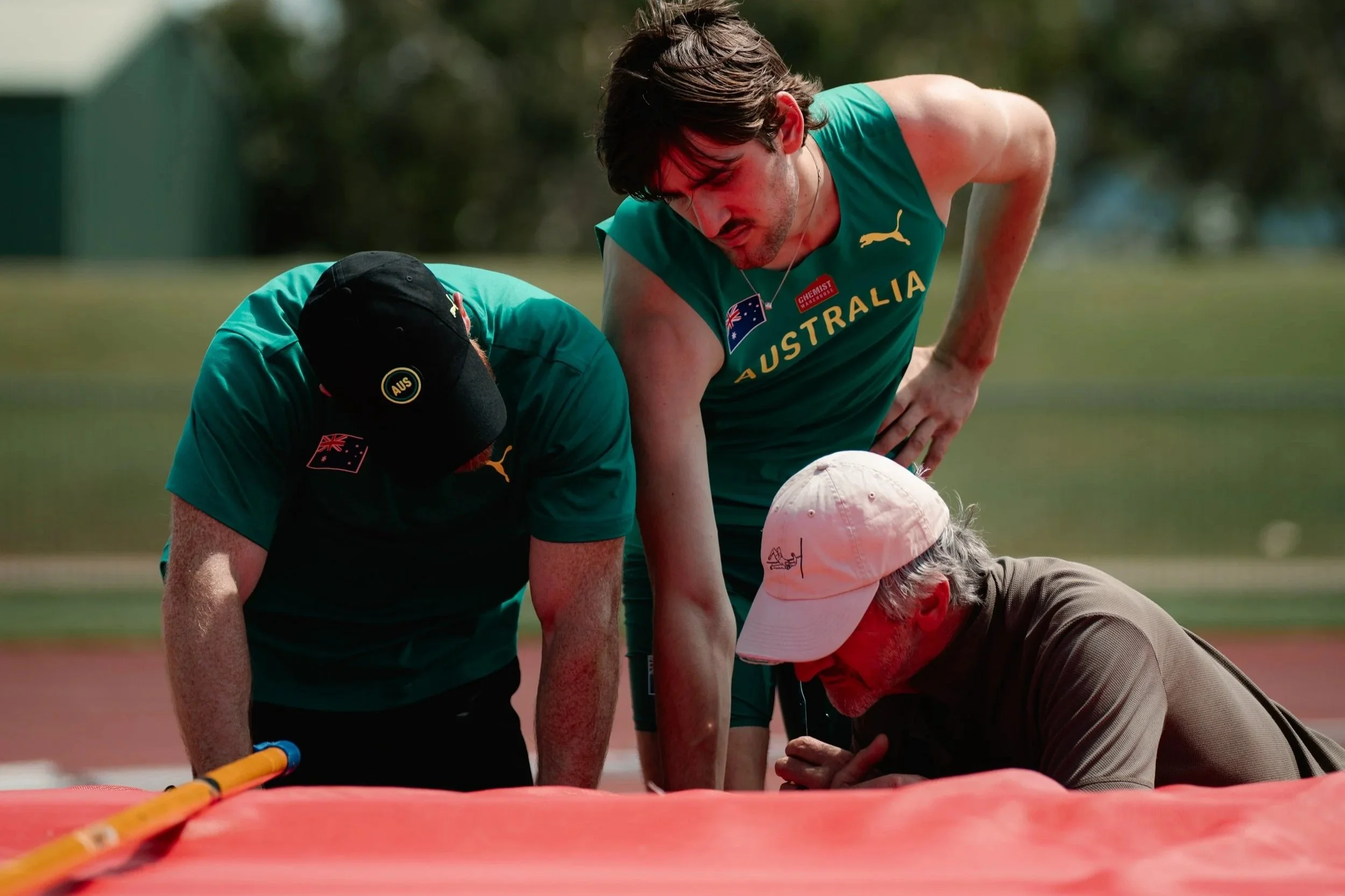 The Coach as Architect and Performer: 12 Behaviours for Success Under Pressure