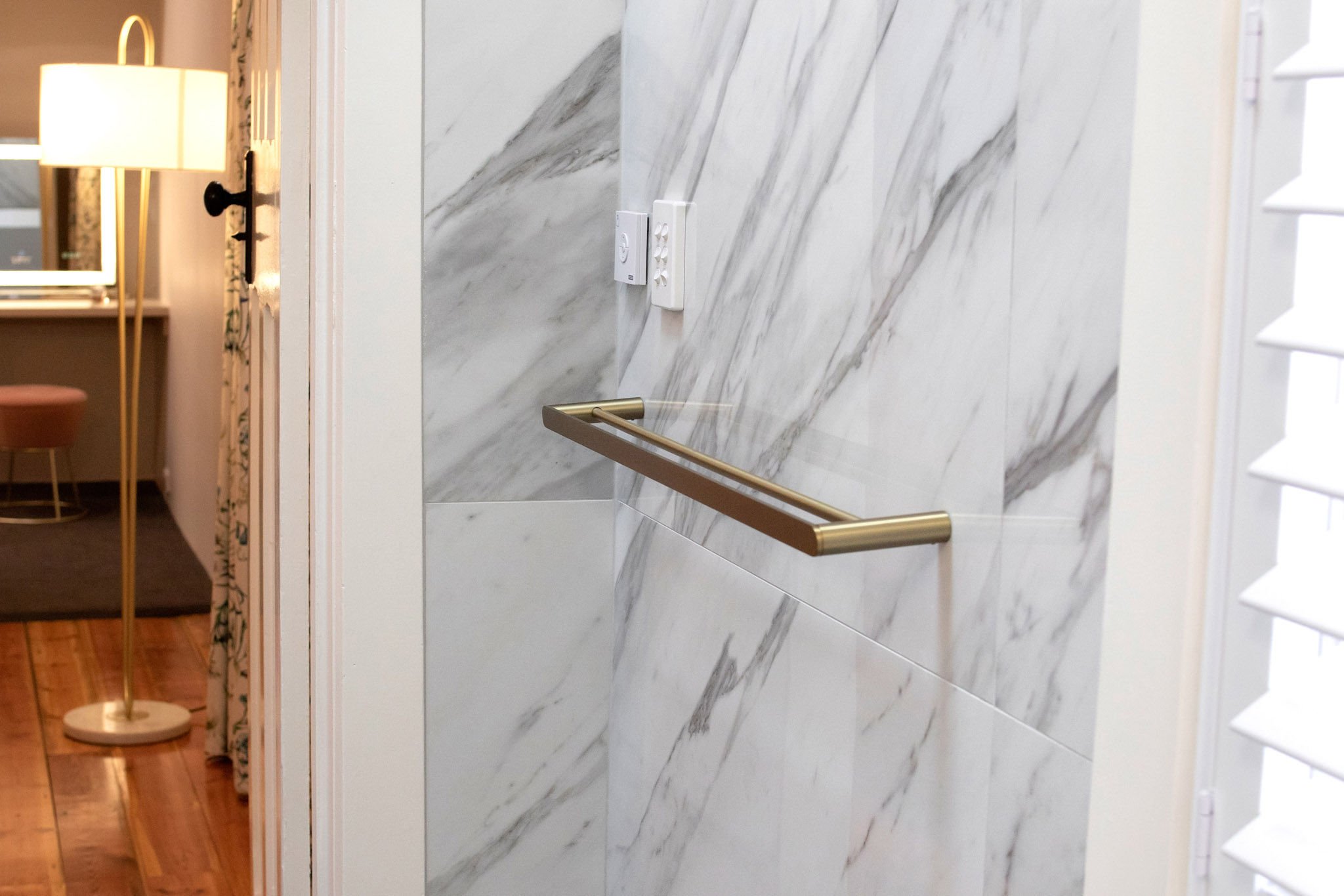 PDI-Donnabedroom-Bathroom-walkingwardroberoom(31).jpg