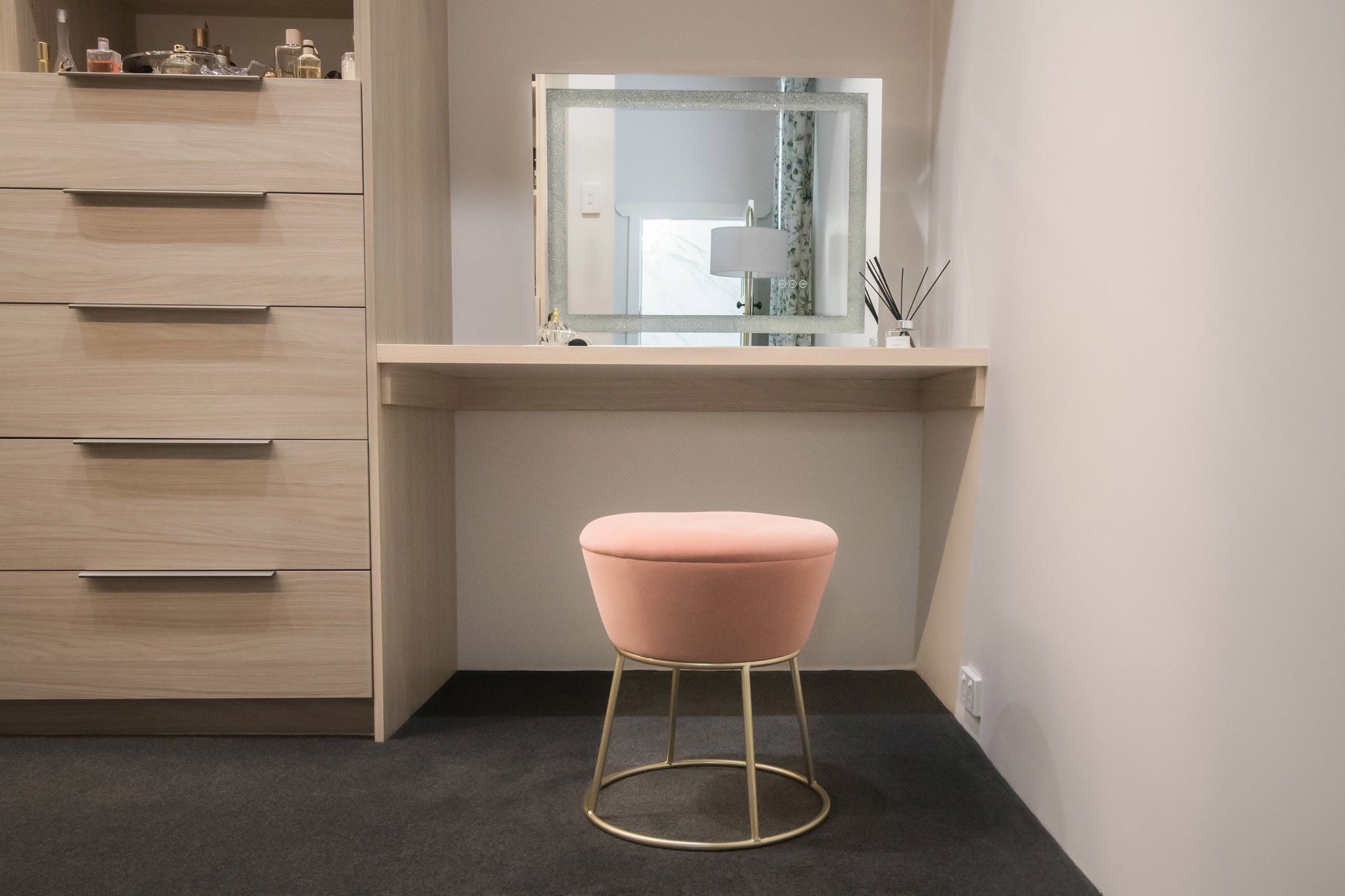 PDI-Donnabedroom-Bathroom-walkingwardroberoom(8).jpg