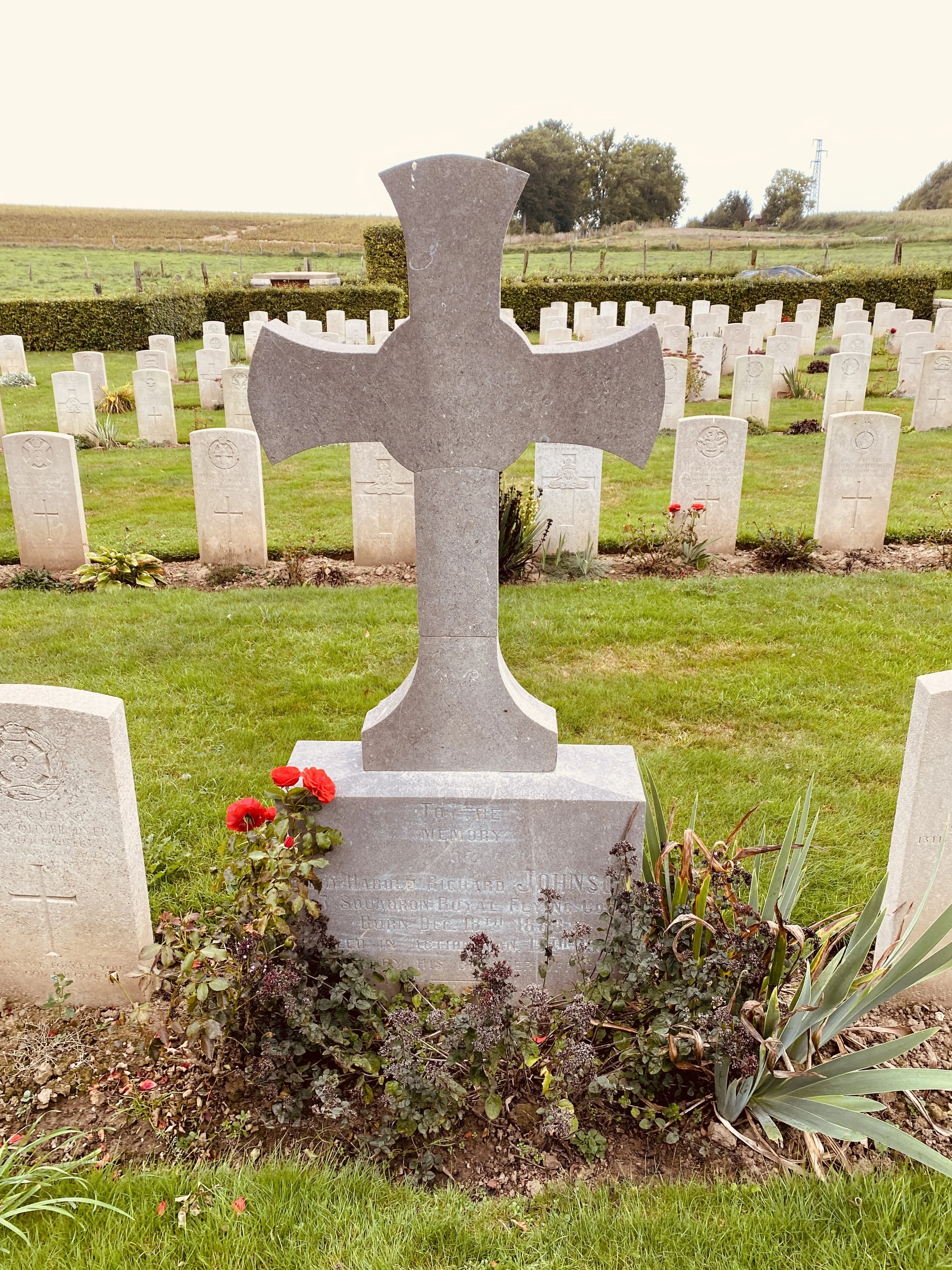 Commonwealth War Graves Anomaly?