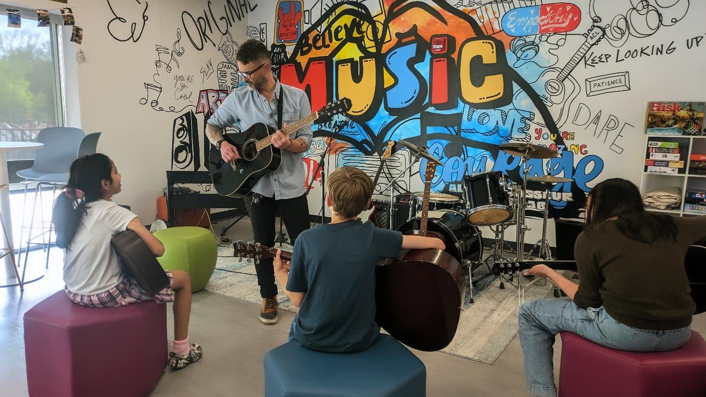 We love hosting group music lessons in the Alex Music Lab with our friends @thebeatoflife_nashville 

We will be adding in more classes soon, including a songwriting class.

If you know a Middle or High School student interested in music send them ou