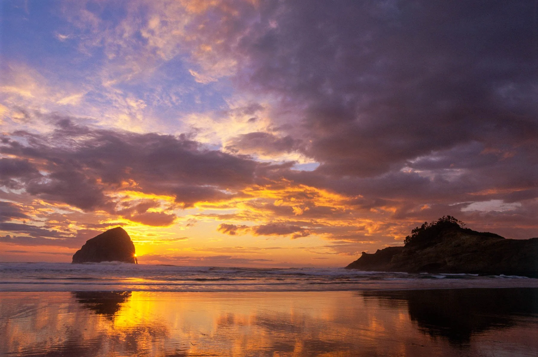 Sunset at Cape Kiwanda captured by Raj Sarda Photography